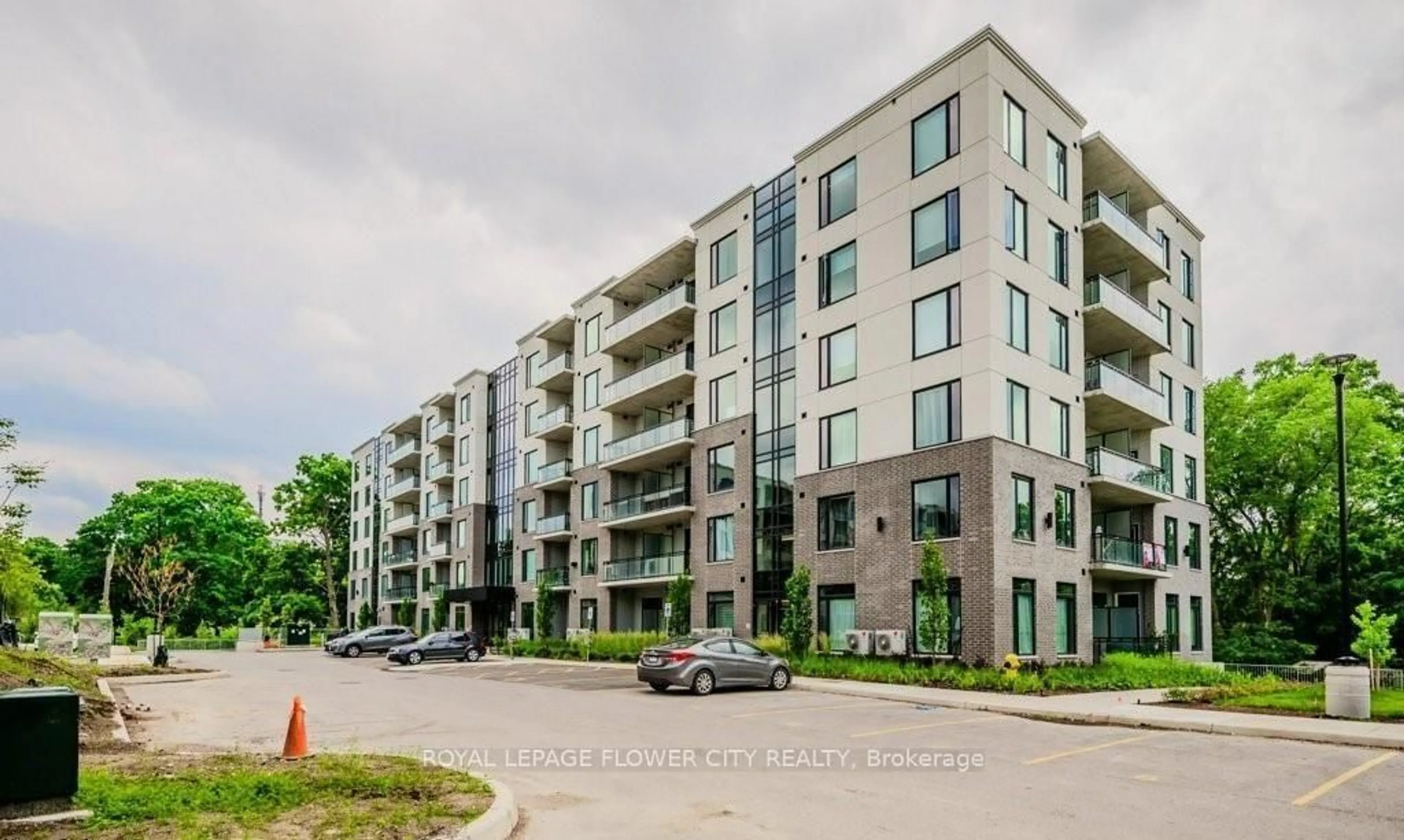 Unknown for 103 Roger St #108, Waterloo Ontario N2J 0G2