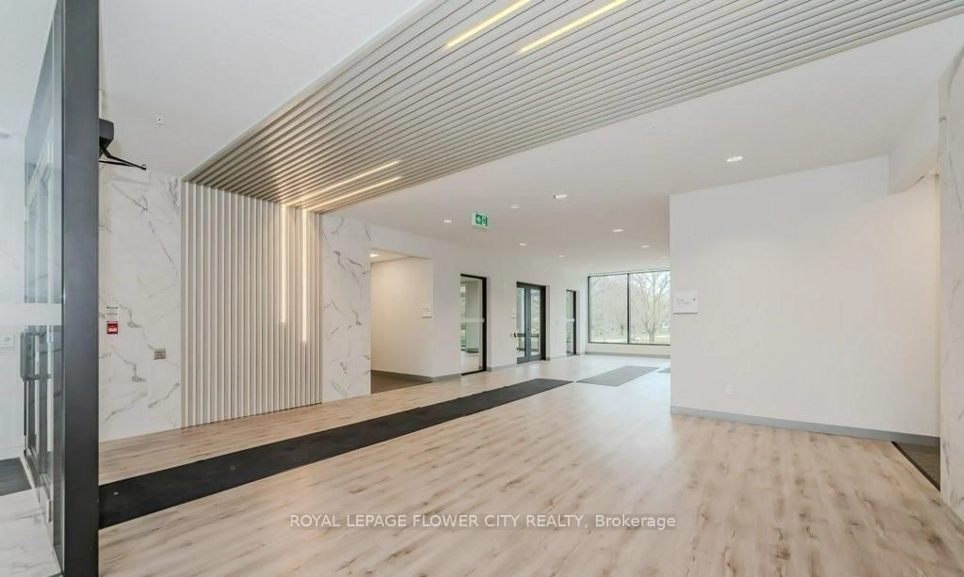 Indoor foyer for 103 Roger St #108, Waterloo Ontario N2J 0G2