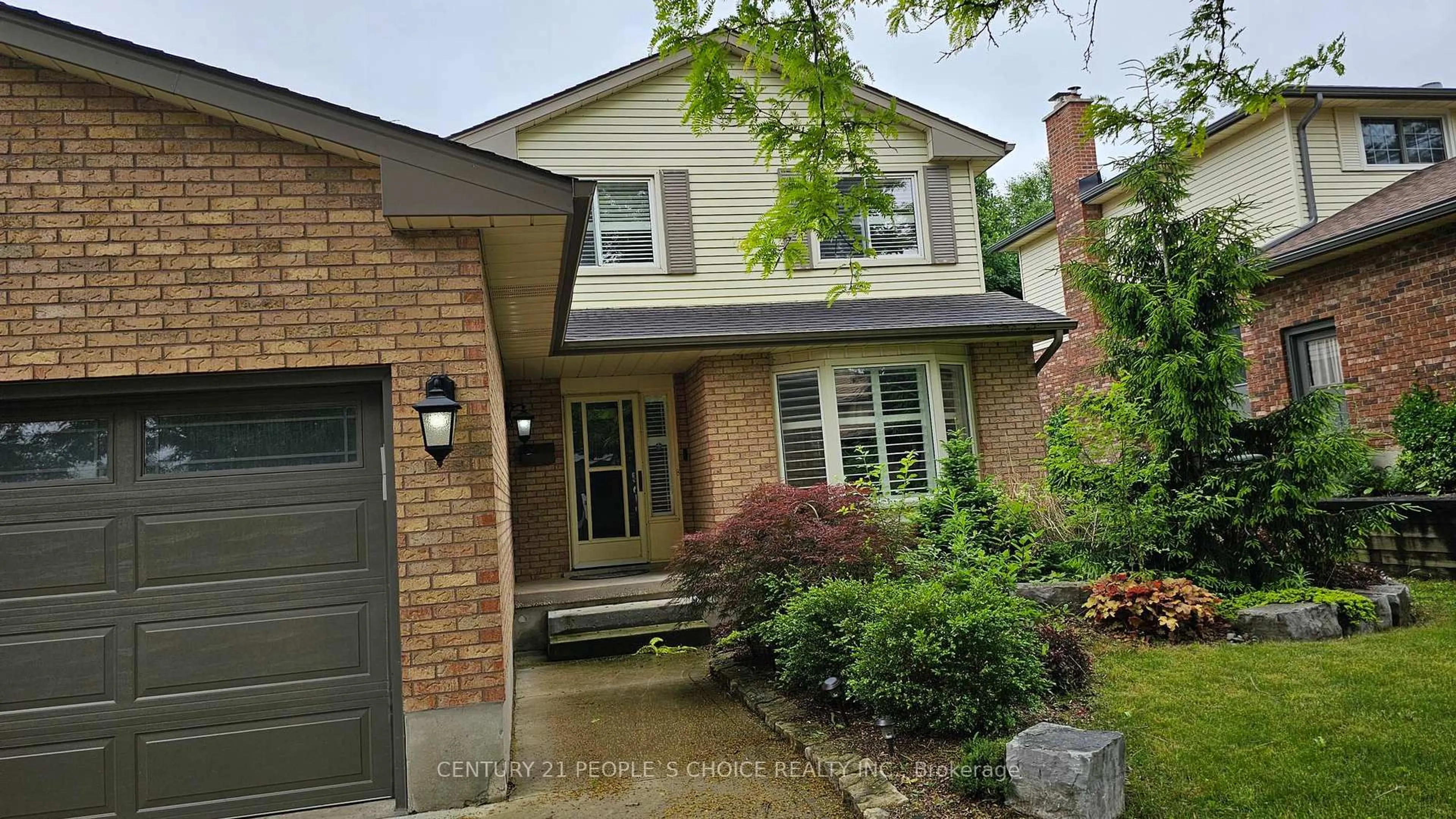 Home with brick exterior material, street for 15 Birchlawn Ave, Cambridge Ontario N1S 4S1