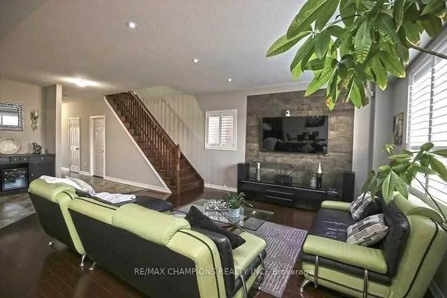Additional property image - 115 Medici Lane