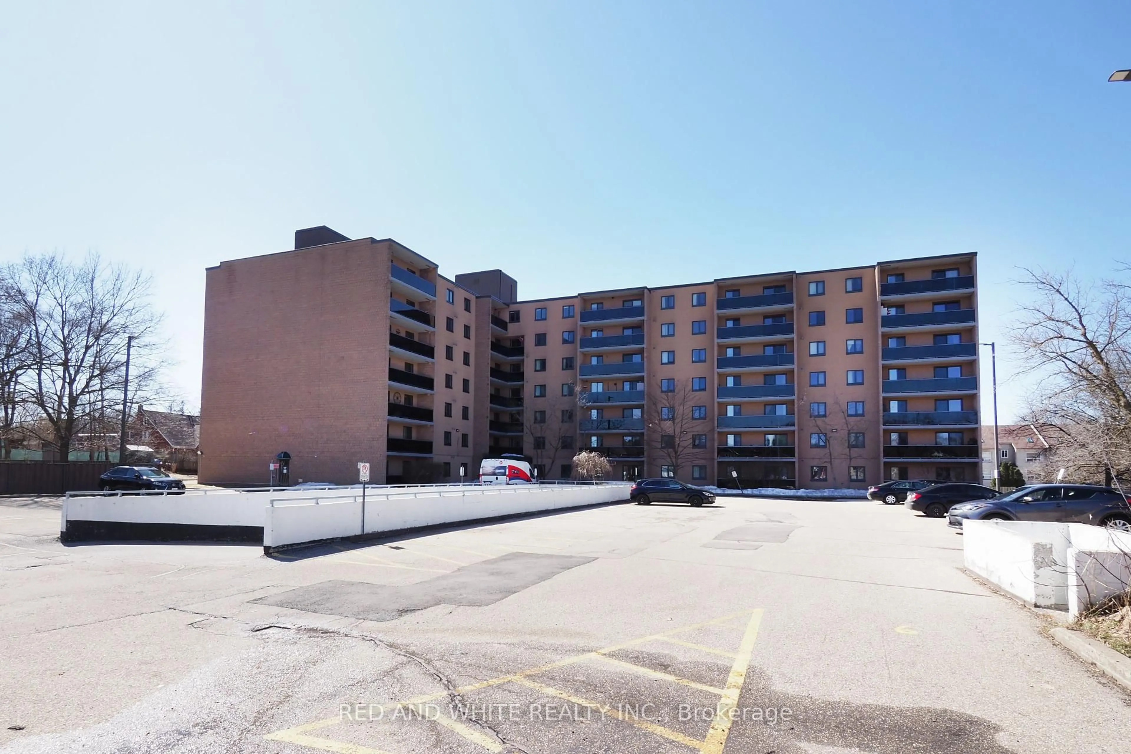 Unknown for 29 West Ave #403, Kitchener Ontario N2M 5E4