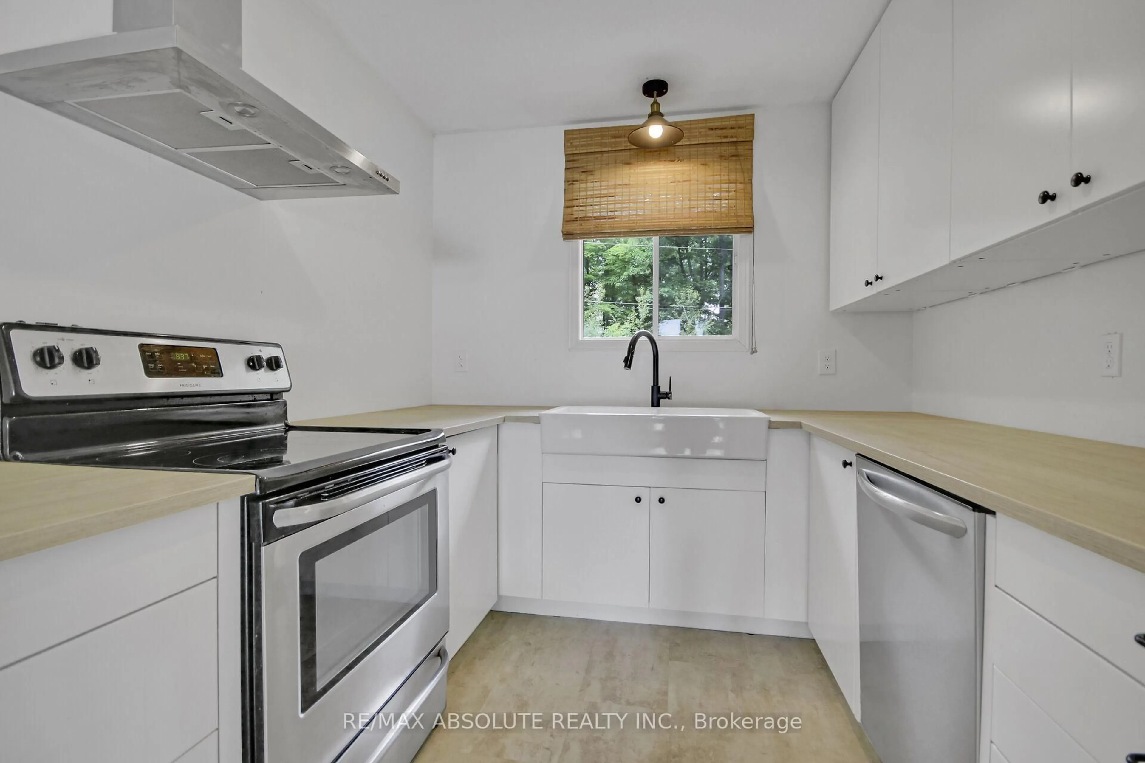 Standard kitchen, ceramic/tile floor for 210 Pickerel Point Rd, Carleton Place Ontario K7C 4K8