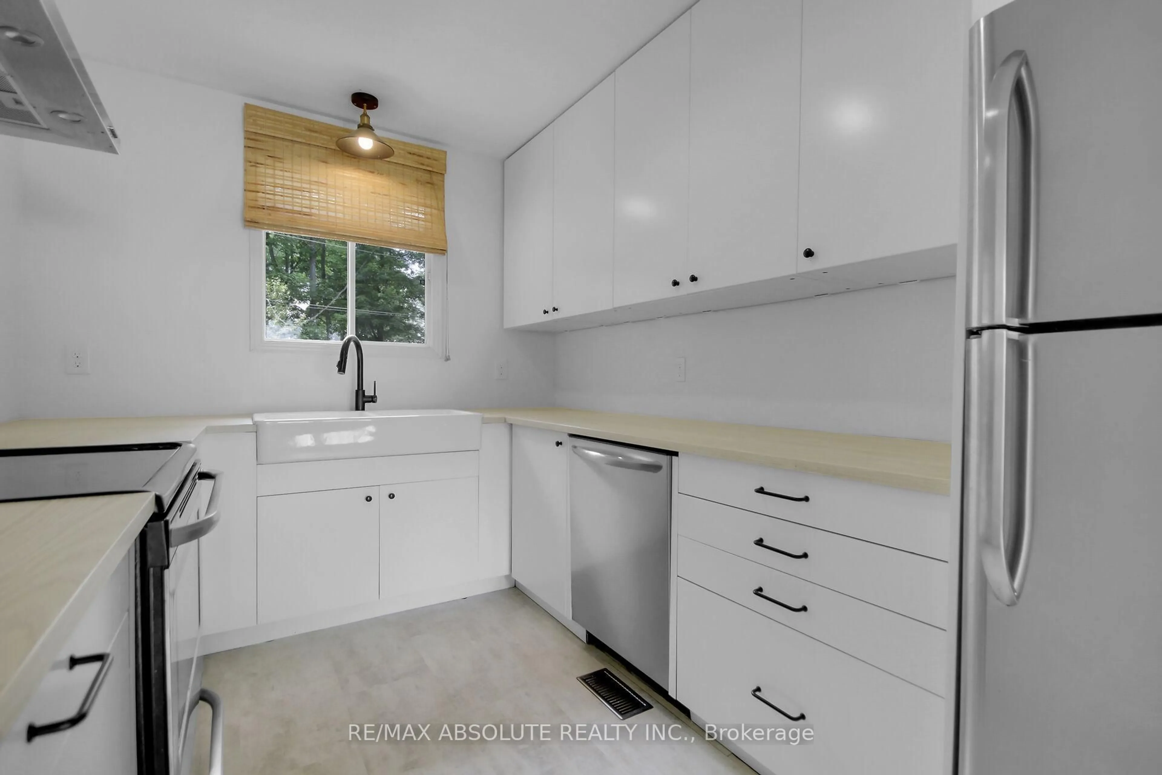 Standard kitchen, ceramic/tile floor for 210 Pickerel Point Rd, Carleton Place Ontario K7C 4K8