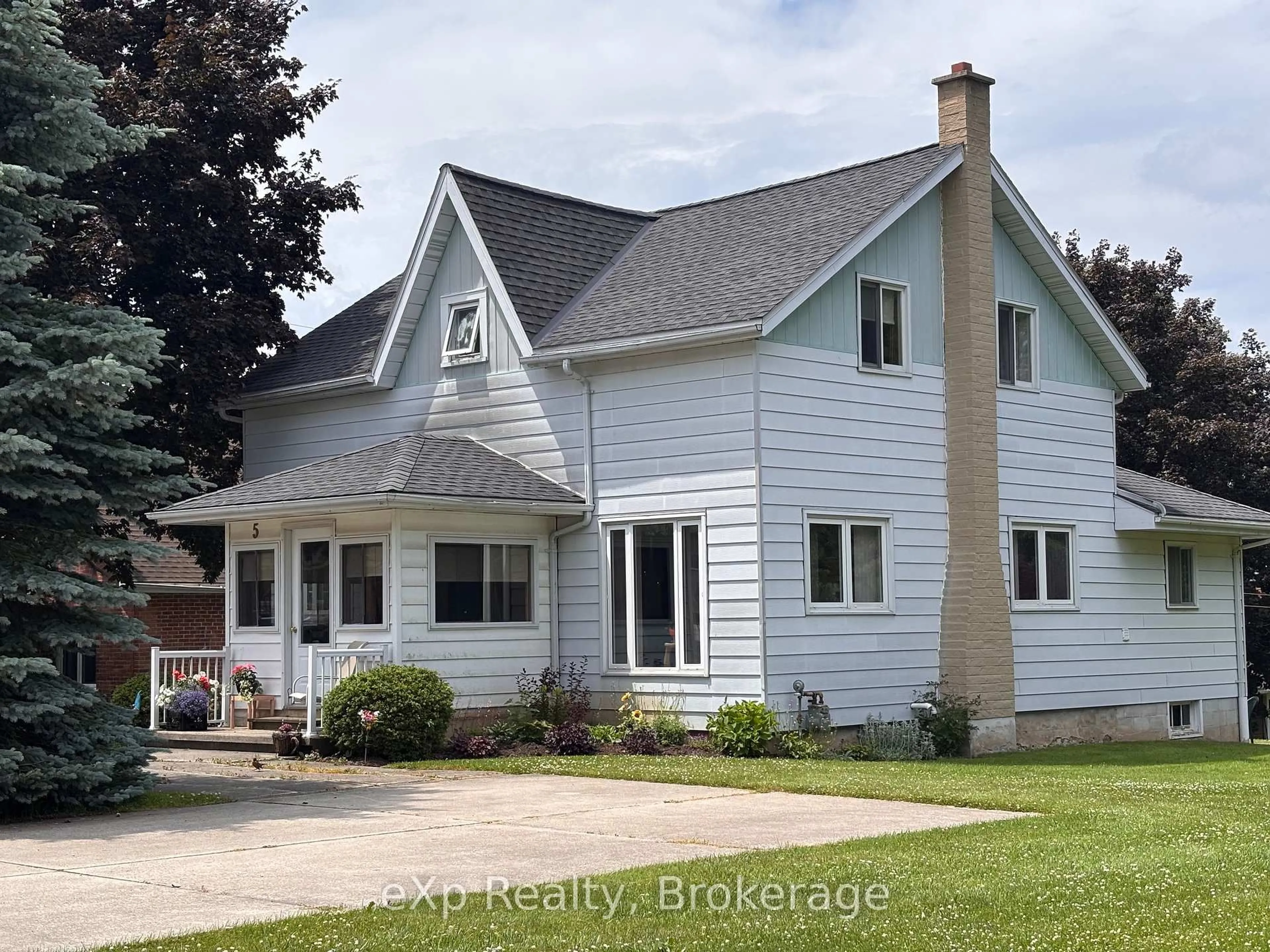 Home with vinyl exterior material, street for 5 Ignatz St, South Bruce Ontario N0G 2J0