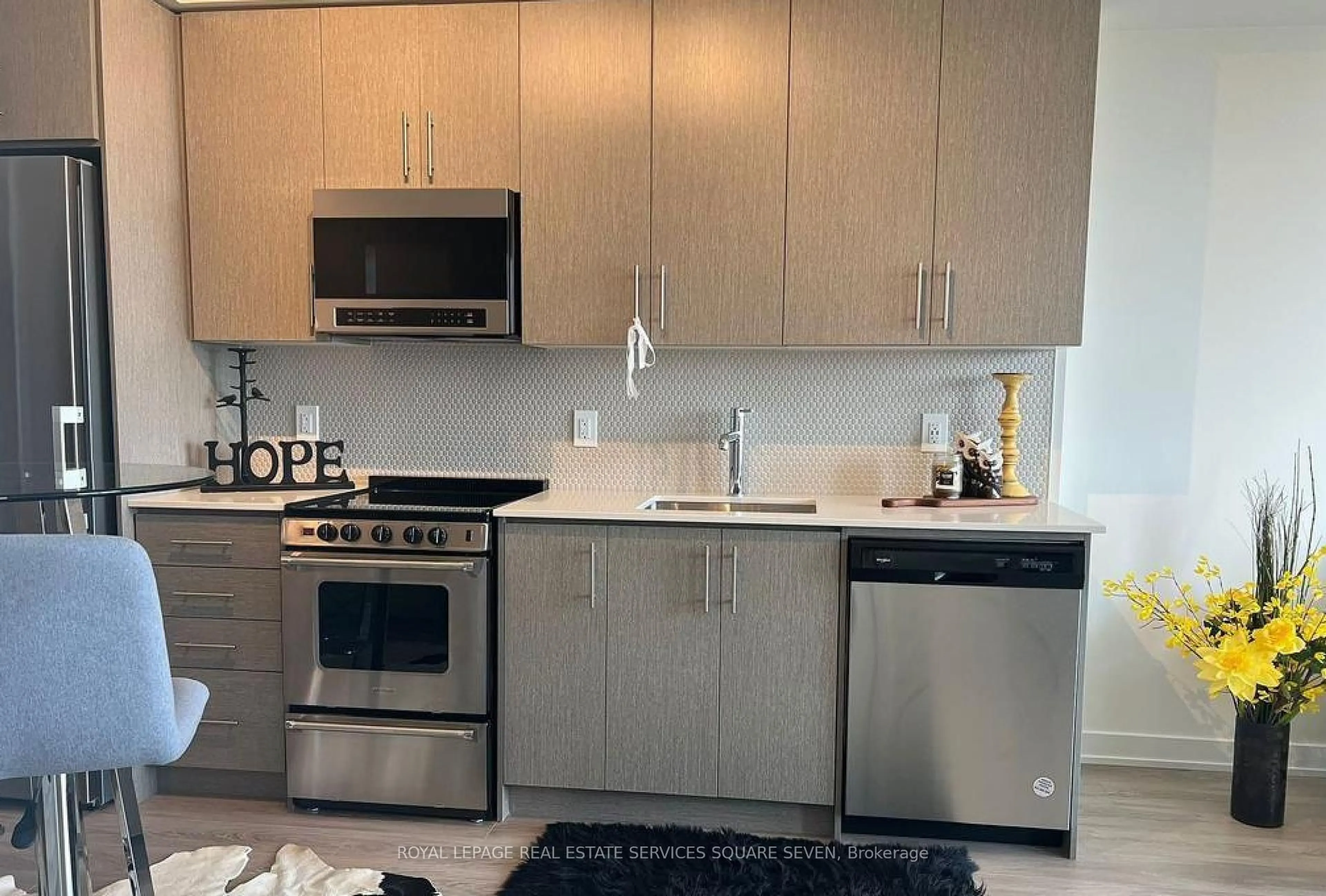Standard kitchen, unknown for 212 King William St #1301, Hamilton Ontario L8R 0A7