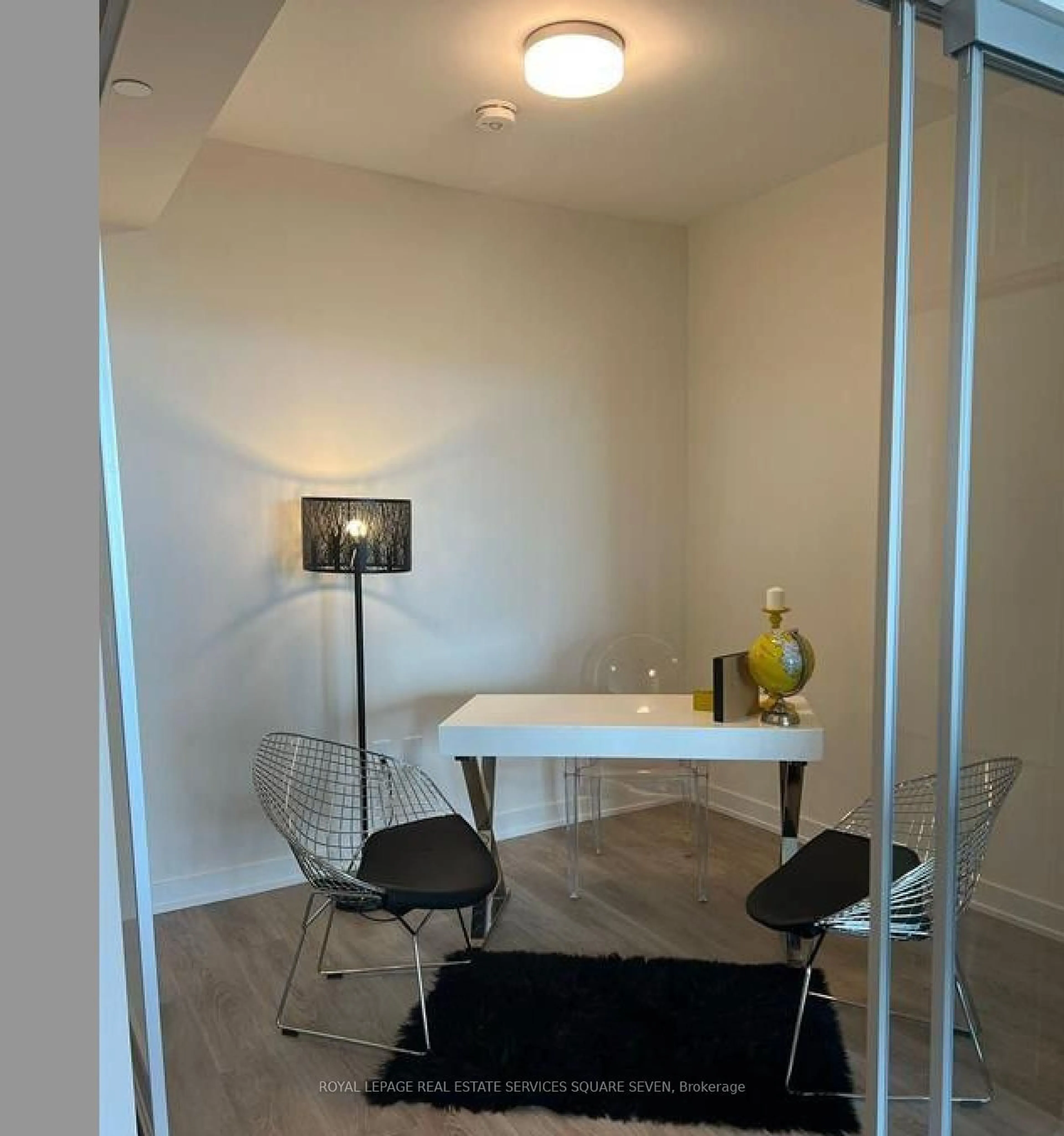A pic of a room for 212 King William St #1301, Hamilton Ontario L8R 0A7
