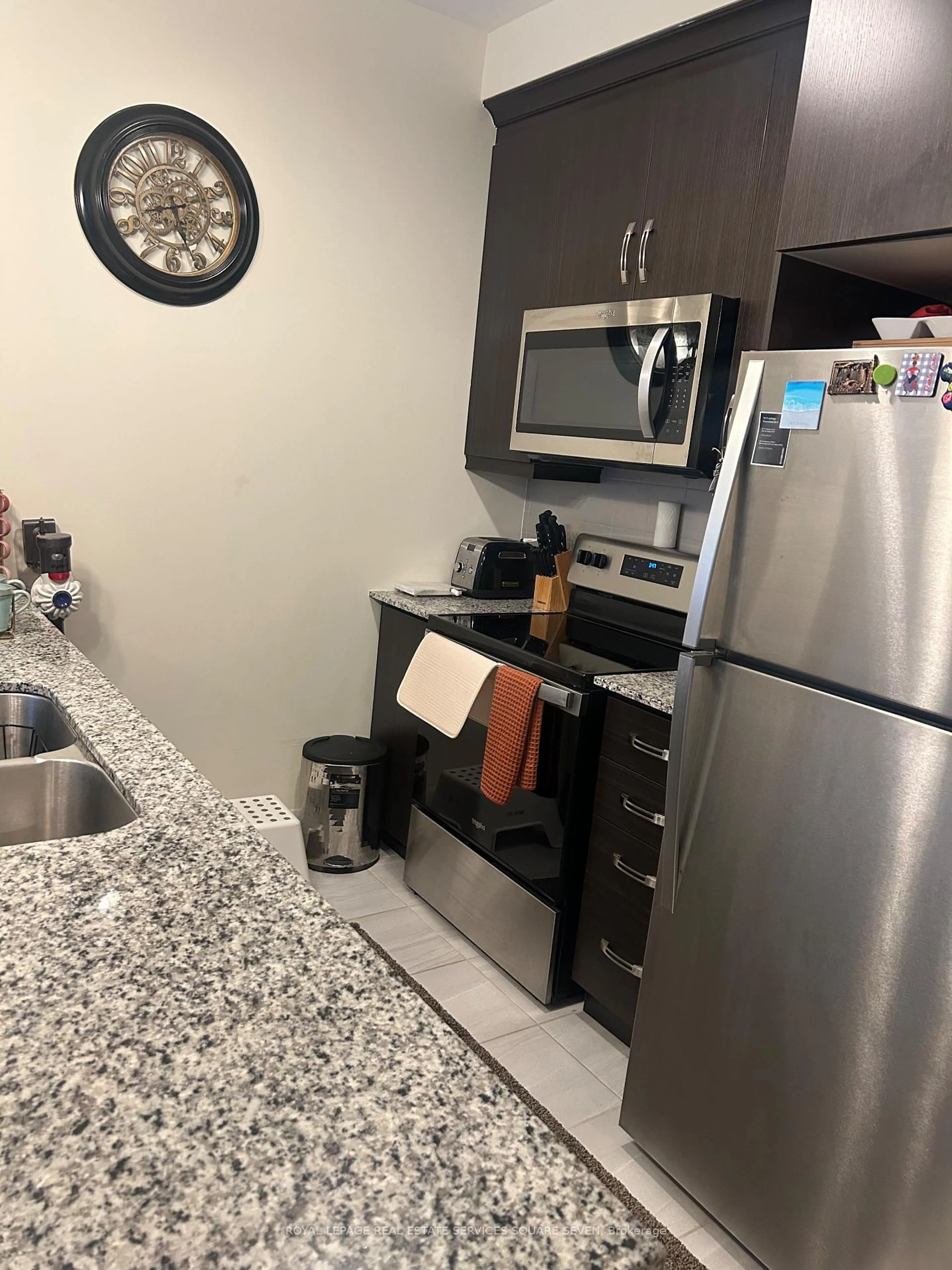 Standard kitchen, unknown for 16 Concord Pl #139, Grimsby Ontario L3M 0J1