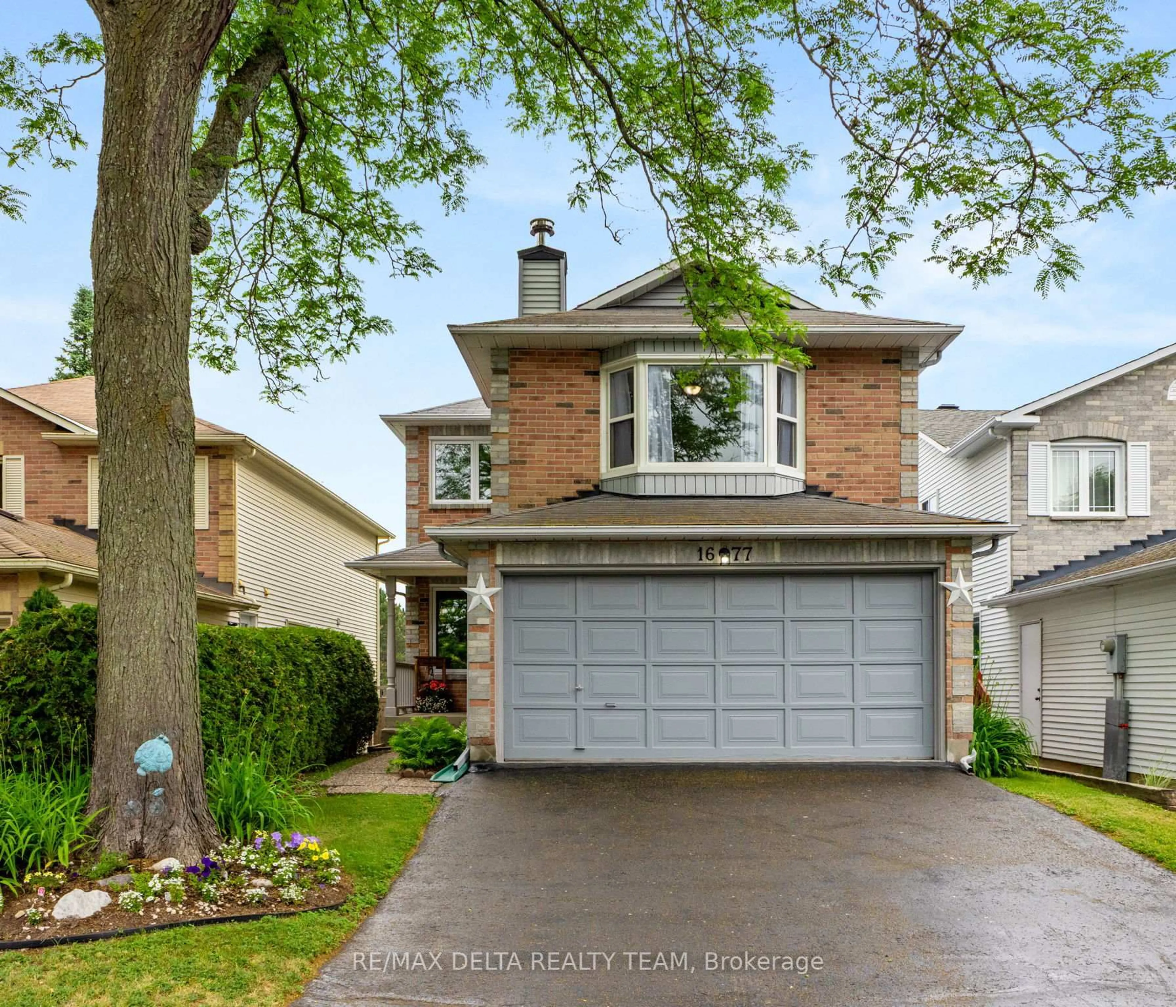 Home with vinyl exterior material, street for 1677 Des Perdrix Cres, Orleans Ontario K1C 5E2