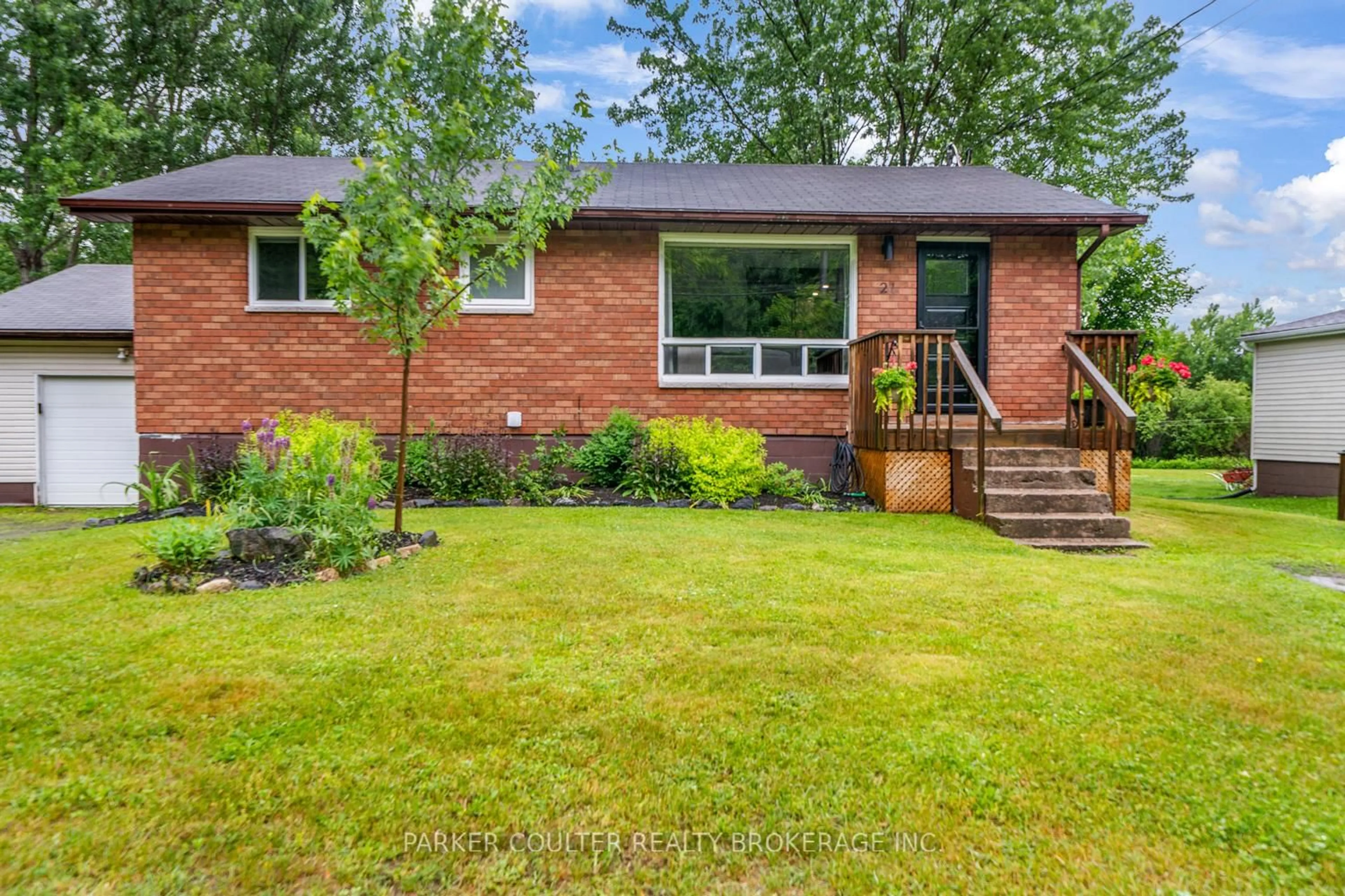 Home with brick exterior material, street for 21 Louisa St, Parry Sound Ontario P2A 2V3