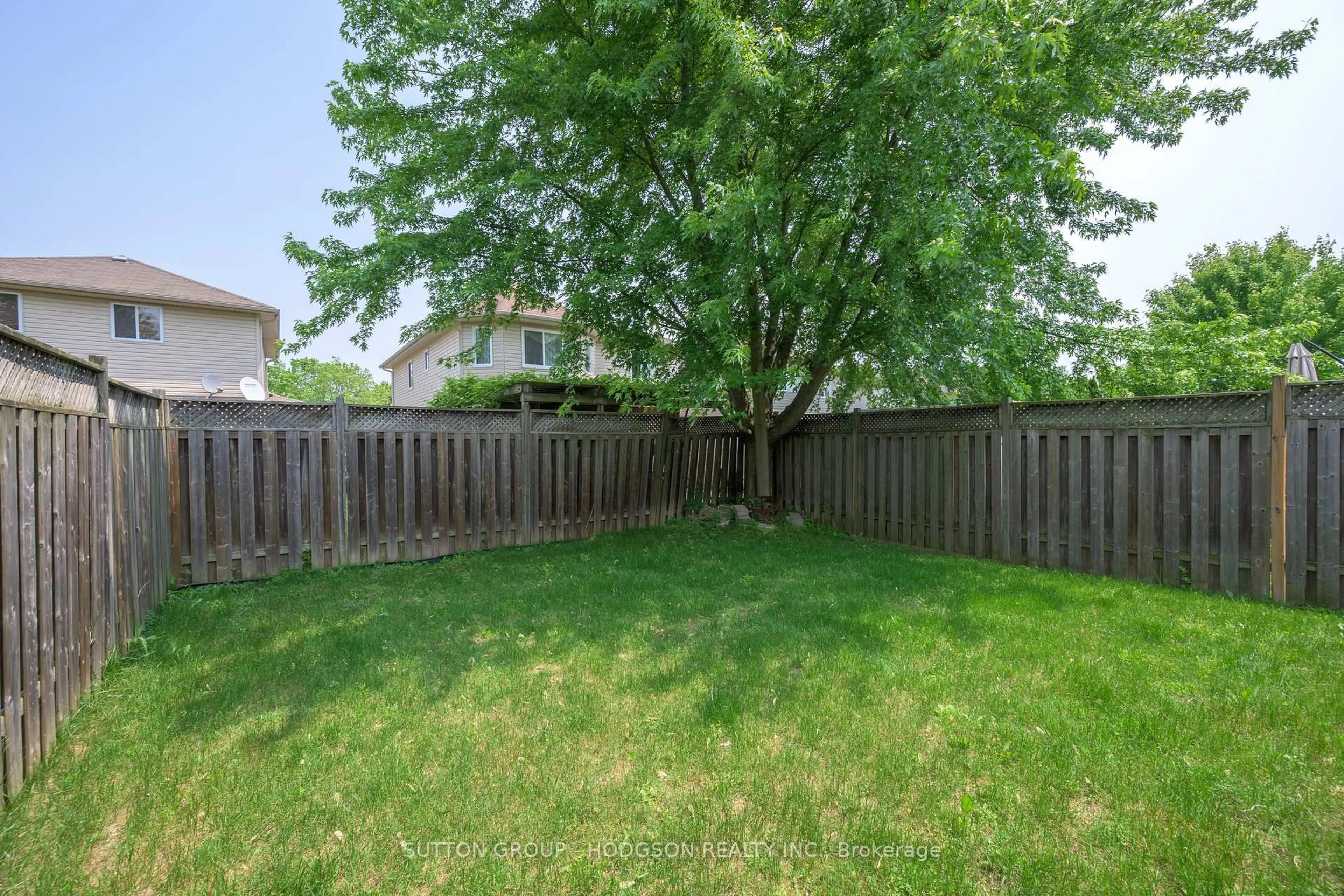 Patio, street for 1934 Bloom Cres, London North Ontario N5X 4N3