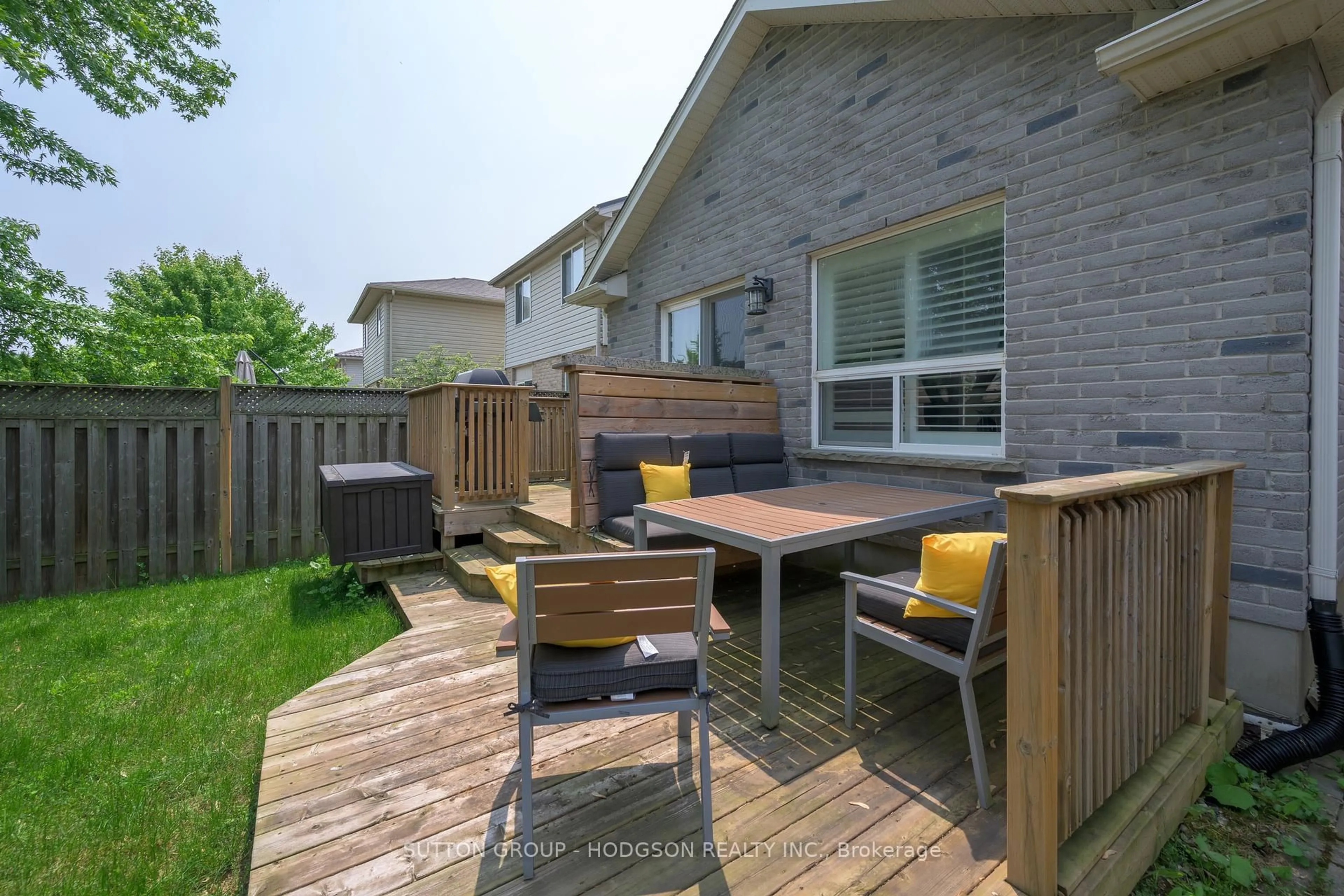 Patio, street for 1934 Bloom Cres, London North Ontario N5X 4N3