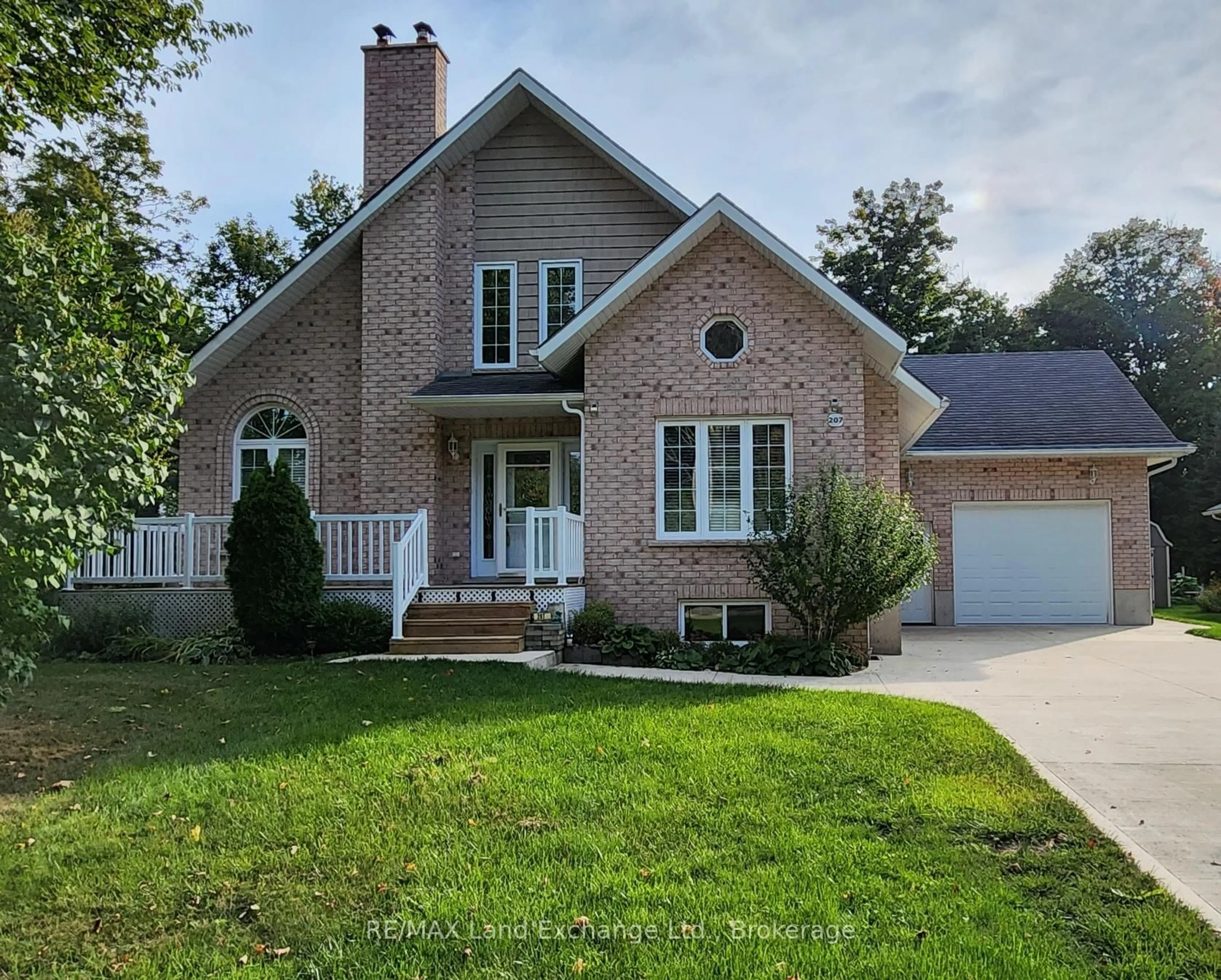 Home with brick exterior material, street for 207 Birch Cres, Huron-Kinloss Ontario N0G 2R0