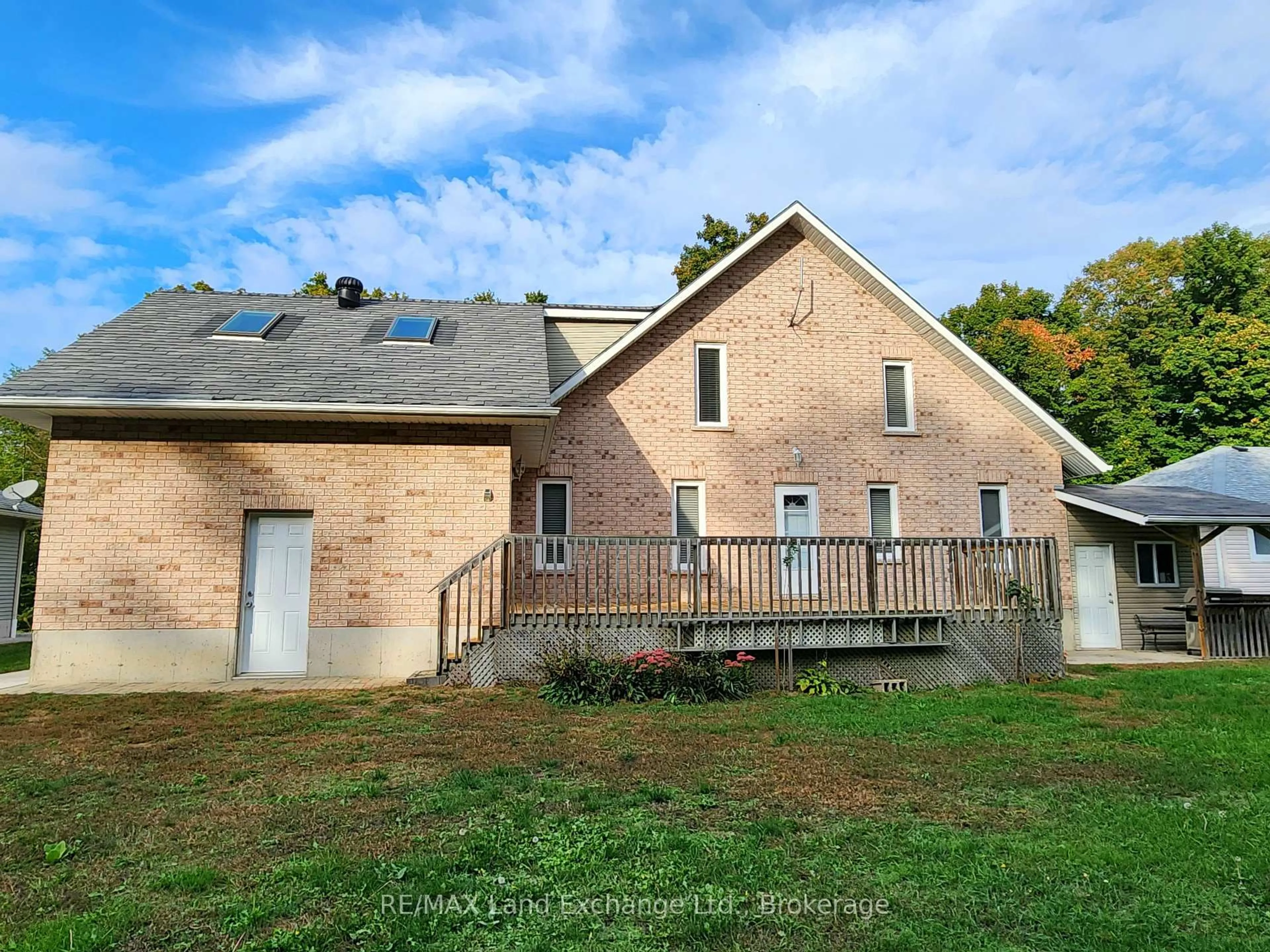 Unknown for 207 Birch Cres, Huron-Kinloss Ontario N0G 2R0