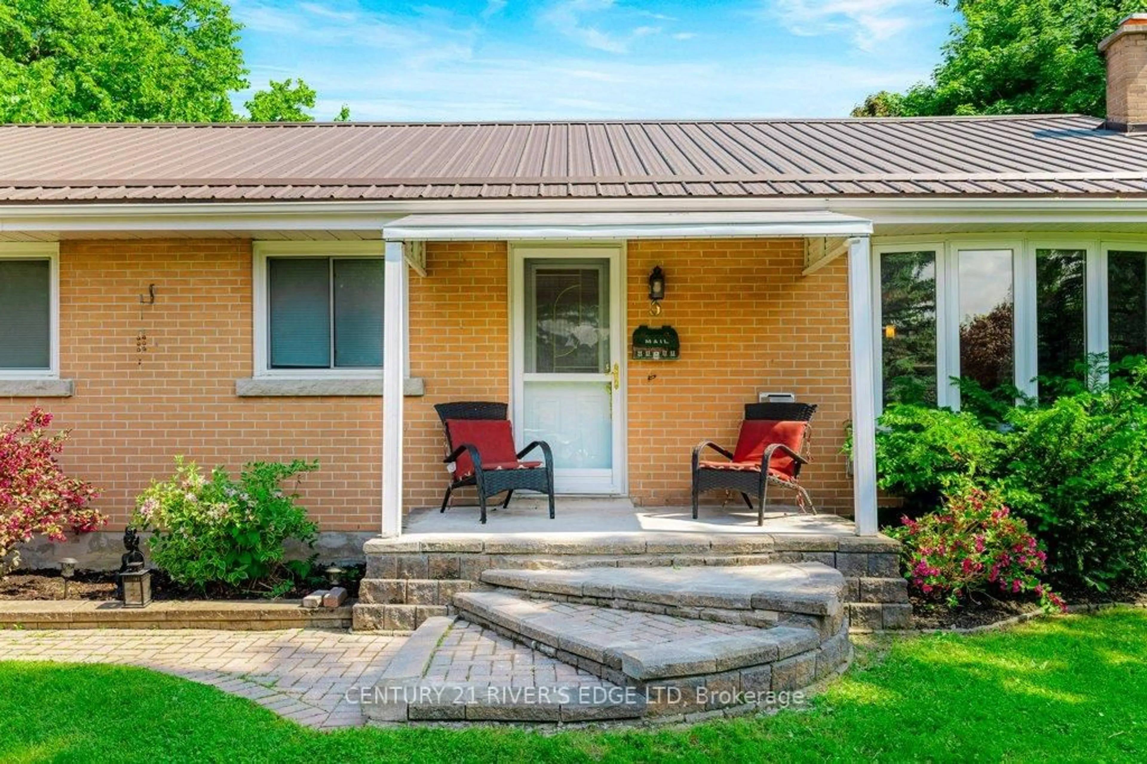 Patio, street for 3 Bedford Ave, Brockville Ontario K6V 1Z7
