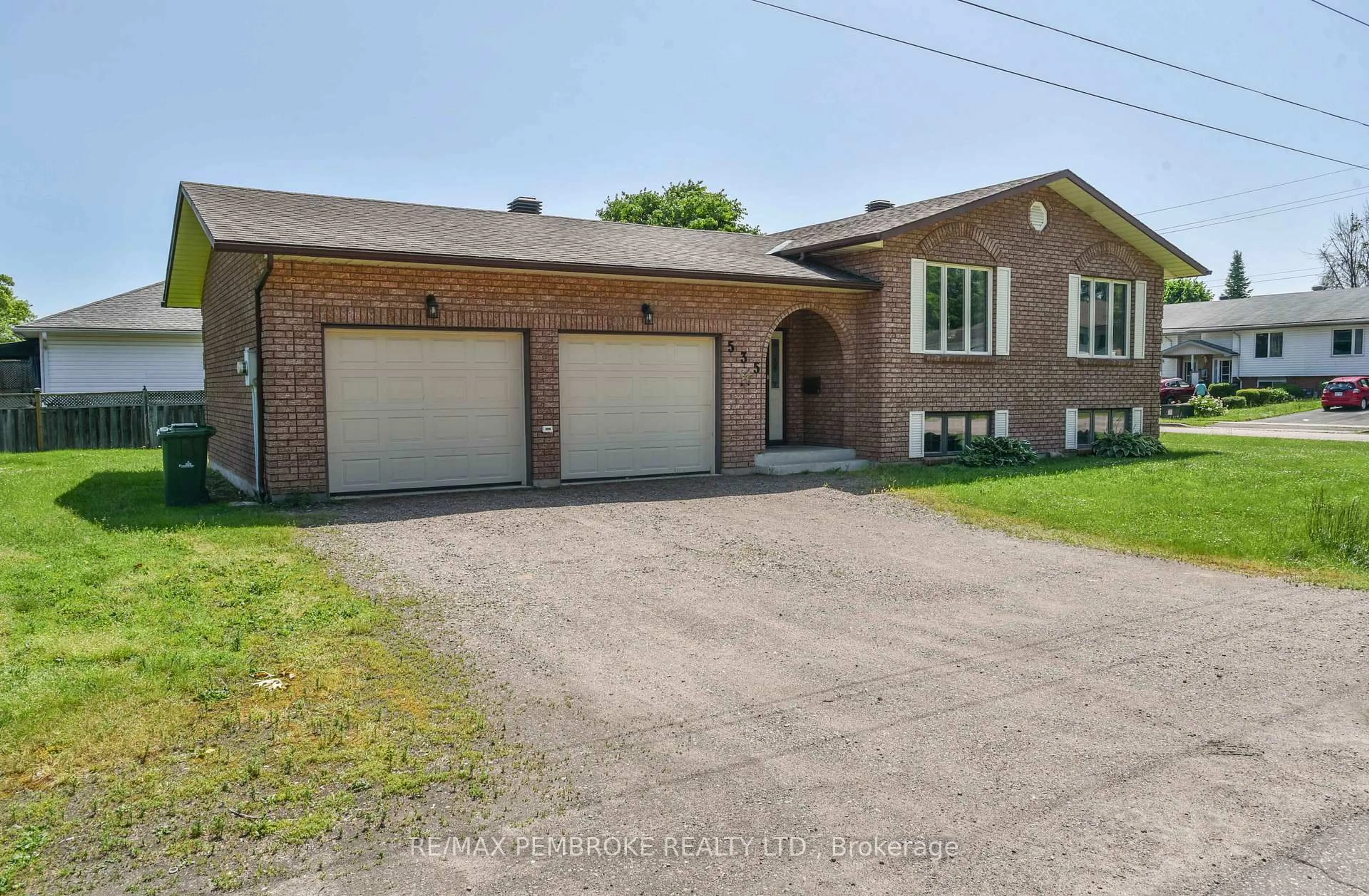 Home with brick exterior material, street for 535 Fraser St, Pembroke Ontario K8A 1Z2