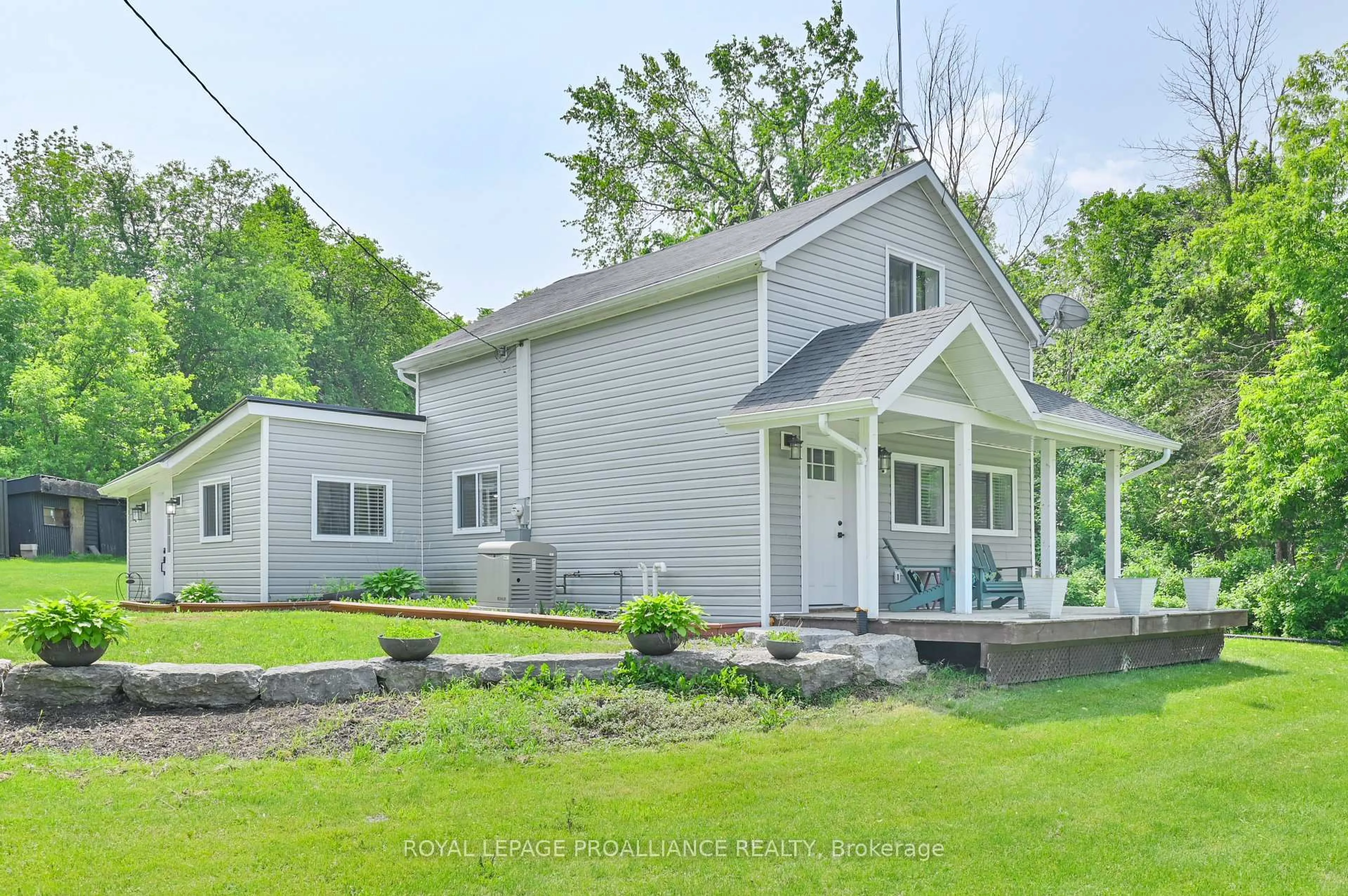 Home with vinyl exterior material, unknown for 11100 Highway 62, Madoc Ontario K0K 2K0