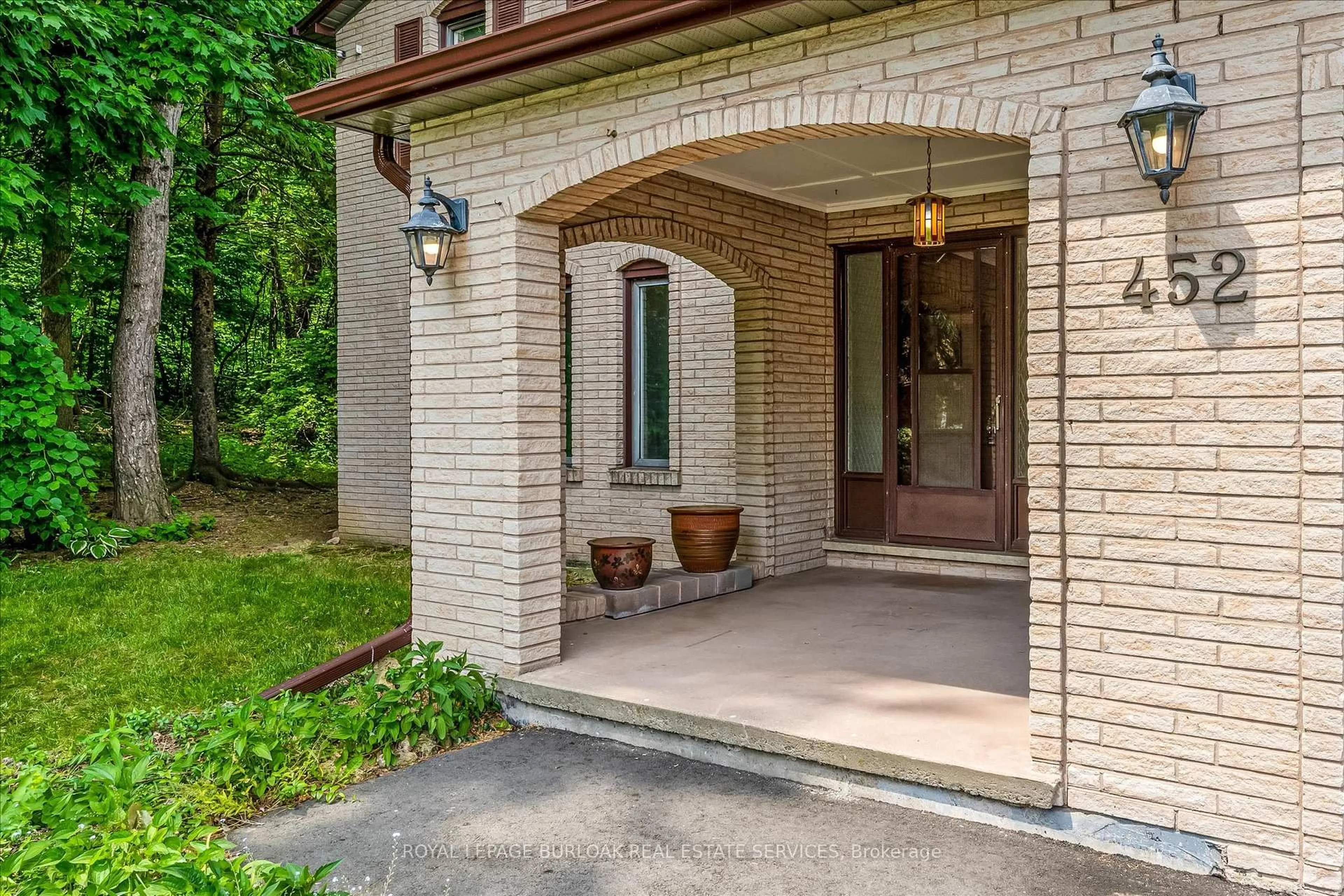 Unknown for 452 Quigley Rd, Hamilton Ontario L8K 5N3
