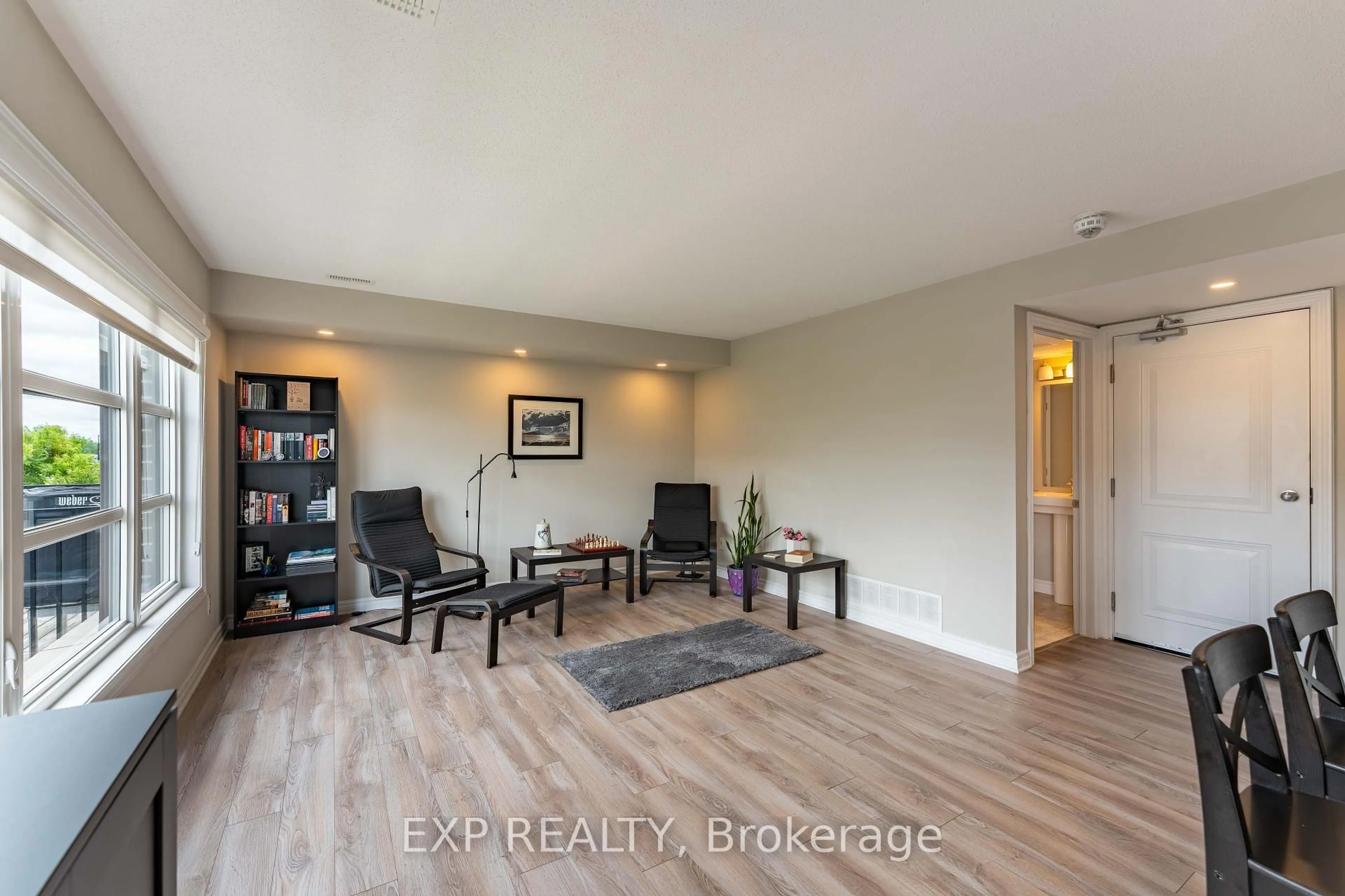 Unknown for 735 Chapman Mills Dr, Ottawa Ontario K2J 5X2