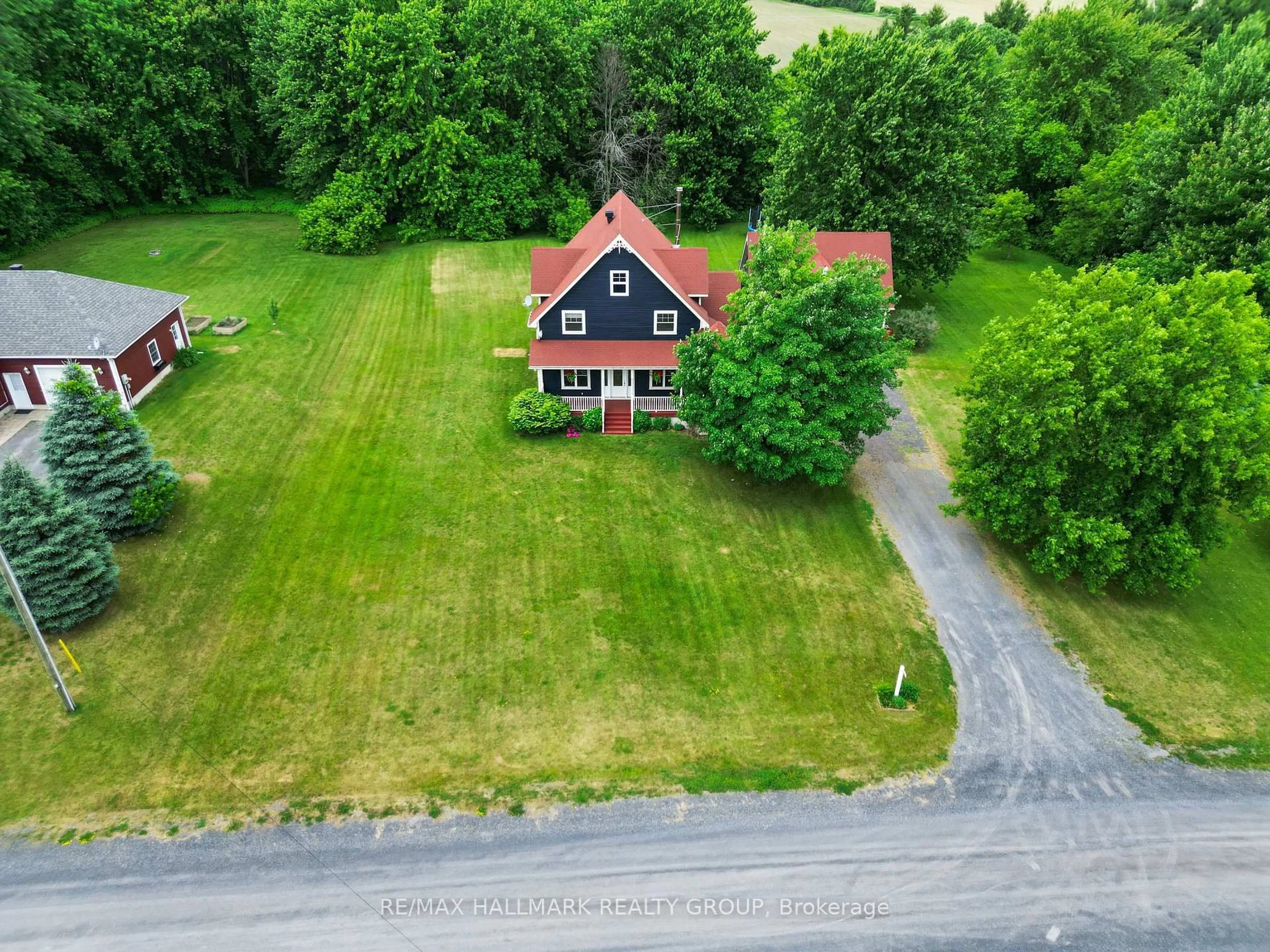A pic from outside/outdoor area/front of a property/back of a property/a pic from drone, unknown for 21479 Maccuaig Dr, South Glengarry Ontario K0C 1E0