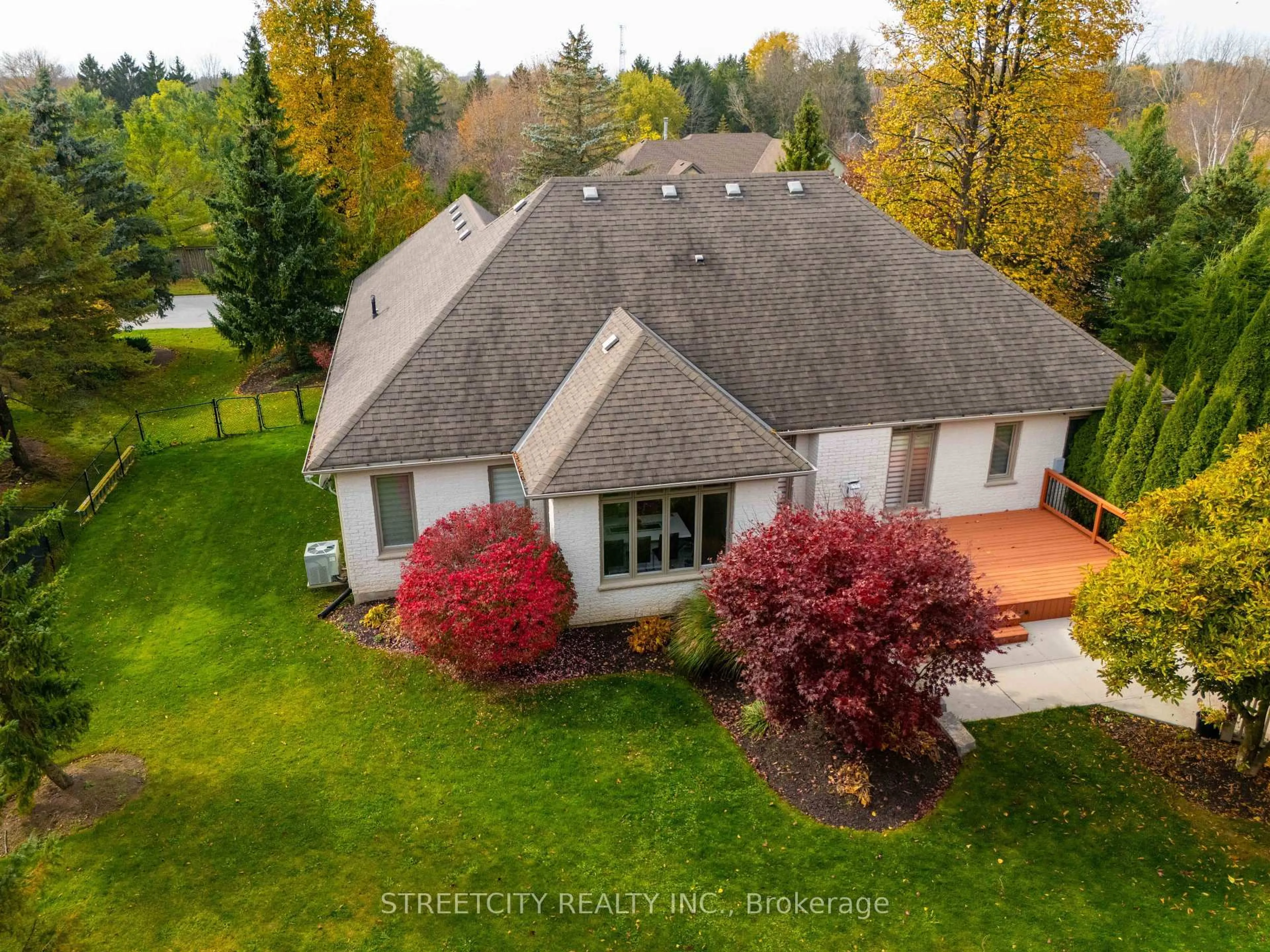 A pic from outside/outdoor area/front of a property/back of a property/a pic from drone, street for 27 Wynfield Lane, Middlesex Centre Ontario N6H 5L2