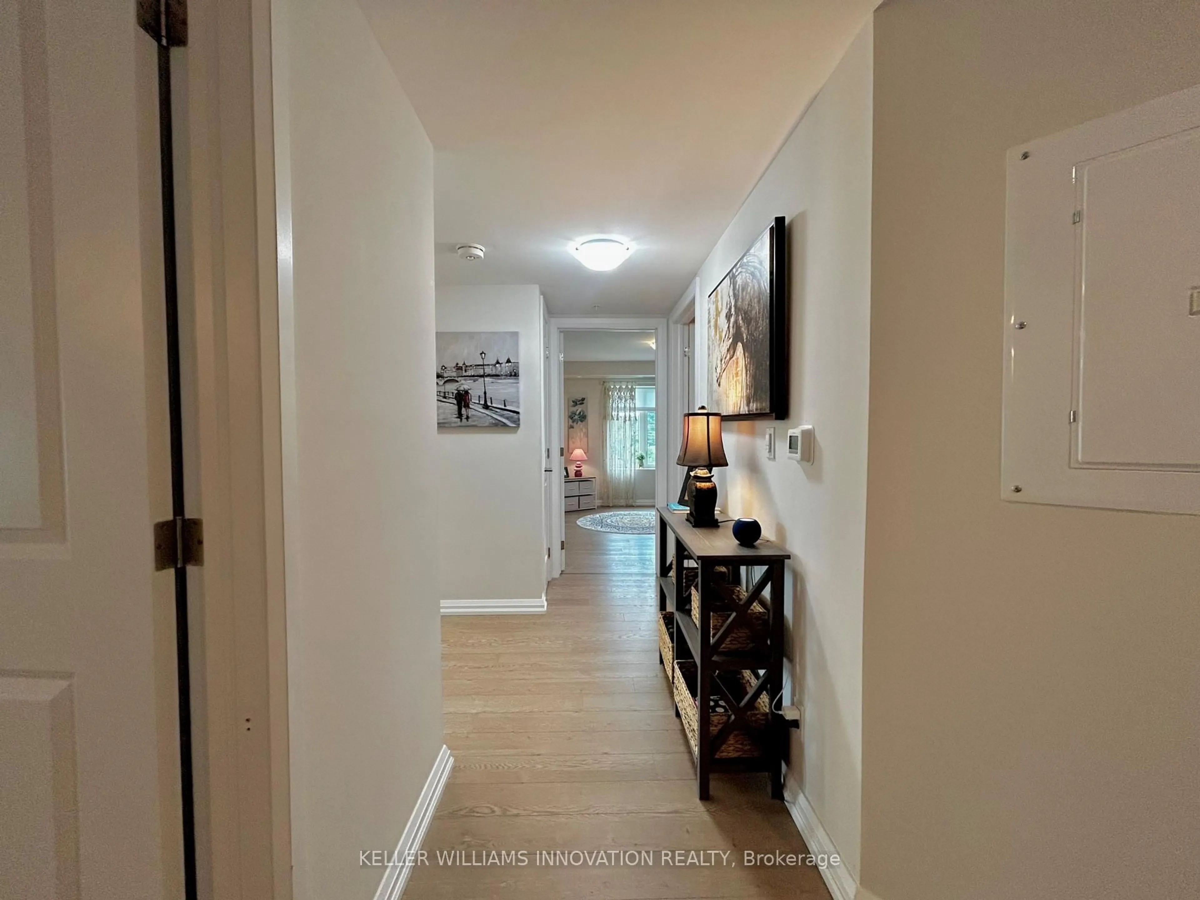 Indoor entryway for 778 Laurelwood Dr #413, Waterloo Ontario N2V 0G3