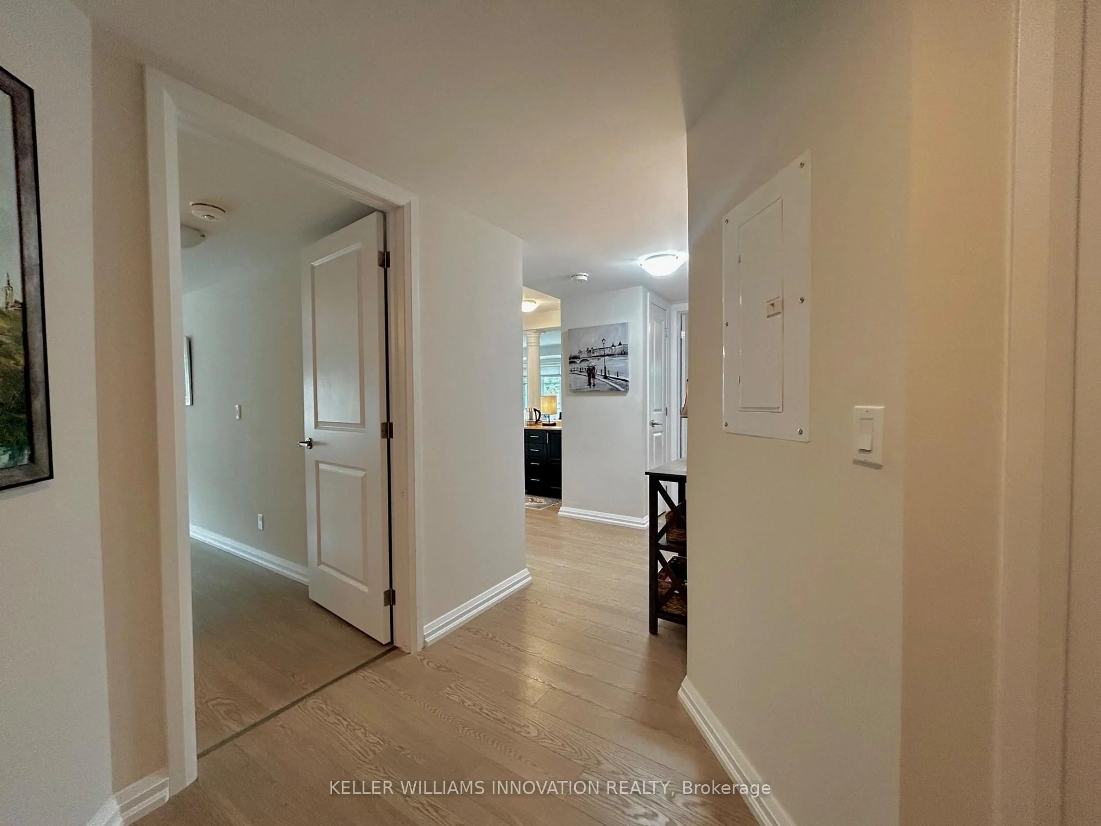 Indoor entryway for 778 Laurelwood Dr #413, Waterloo Ontario N2V 0G3