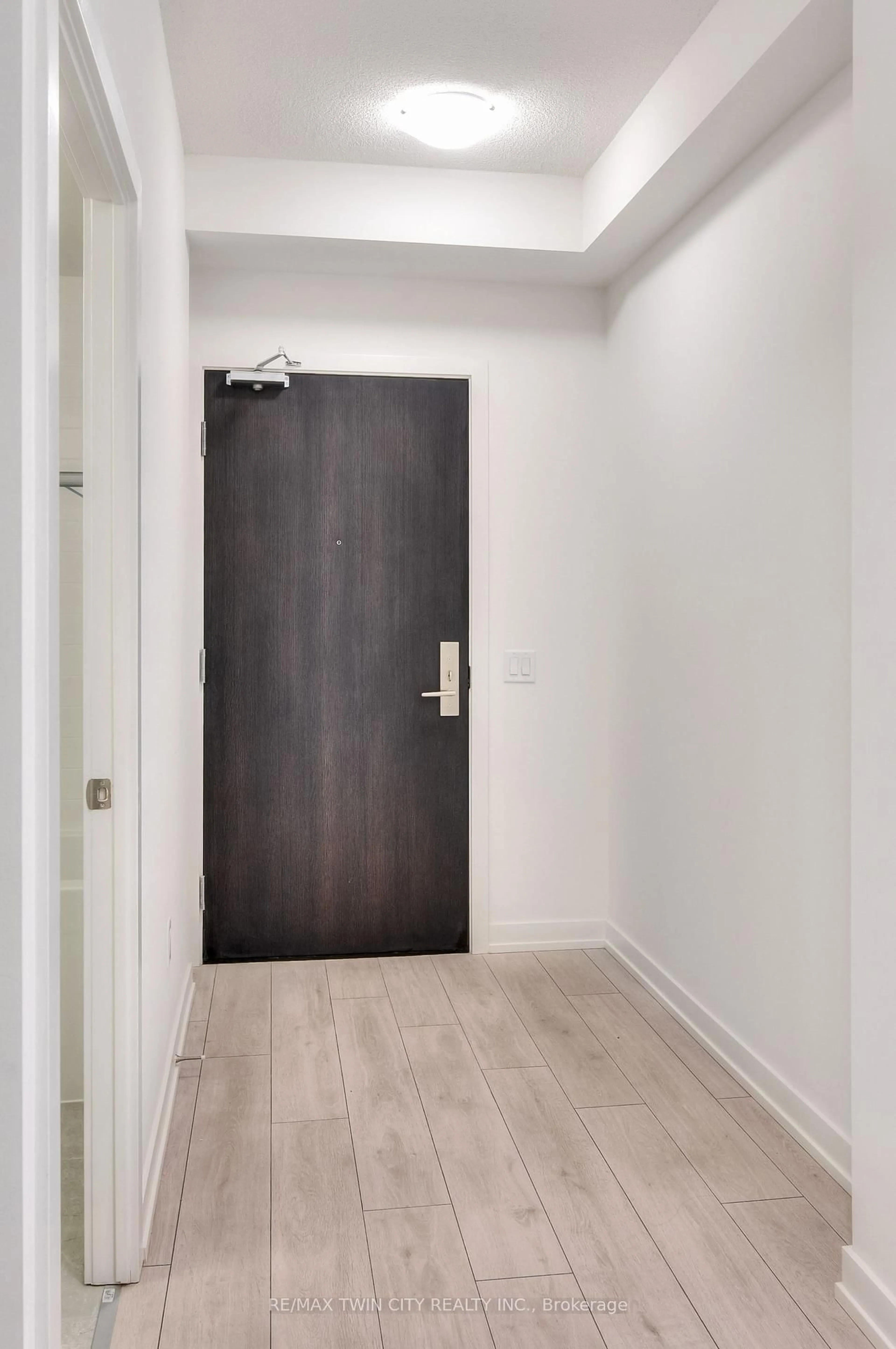 Indoor foyer for 55 Duke St #1201, Kitchener Ontario N2P 0B9