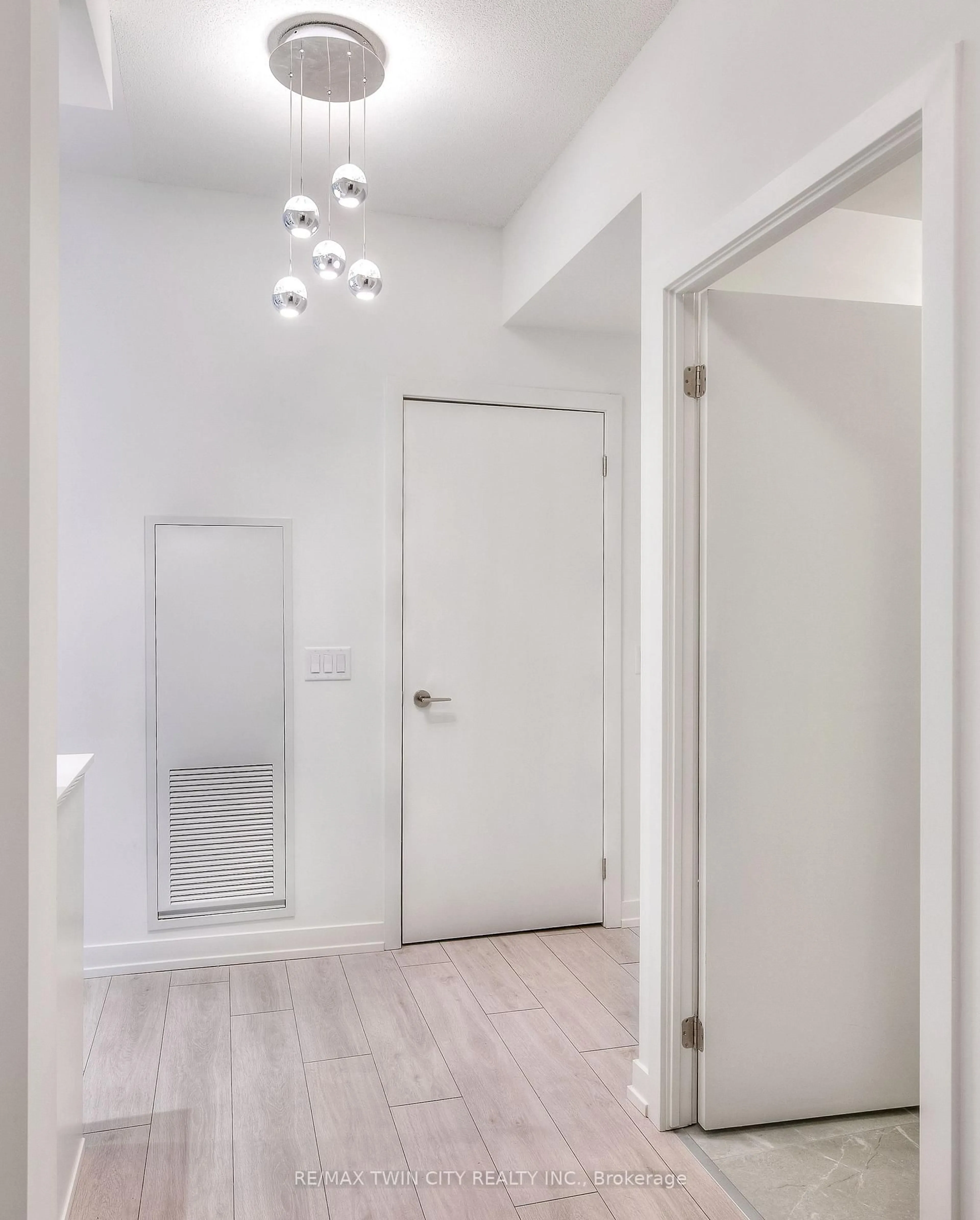 Indoor entryway for 55 Duke St #1201, Kitchener Ontario N2P 0B9