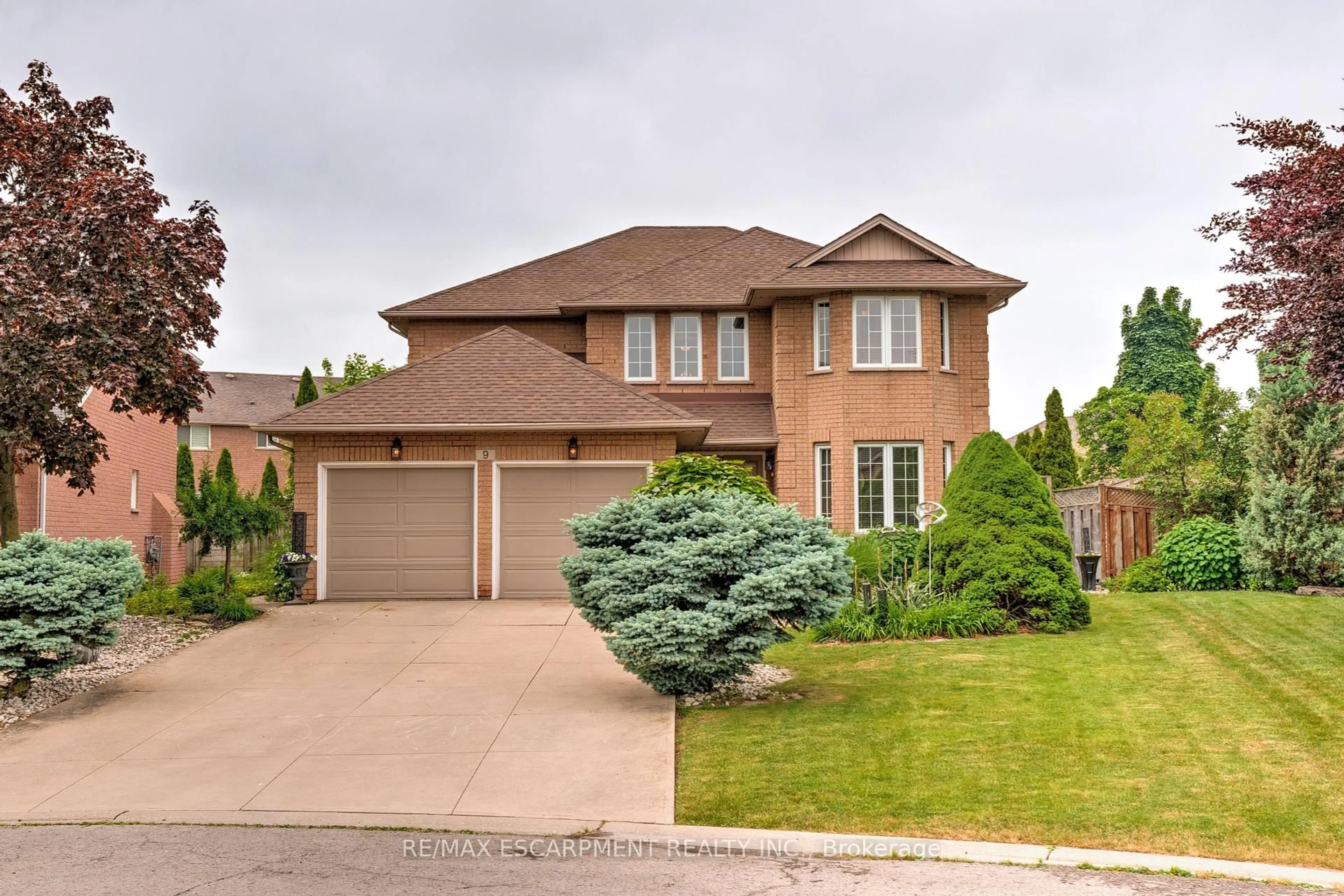 Home with brick exterior material, street for 9 Sugarberry Crt, Hamilton Ontario L8E 5E6