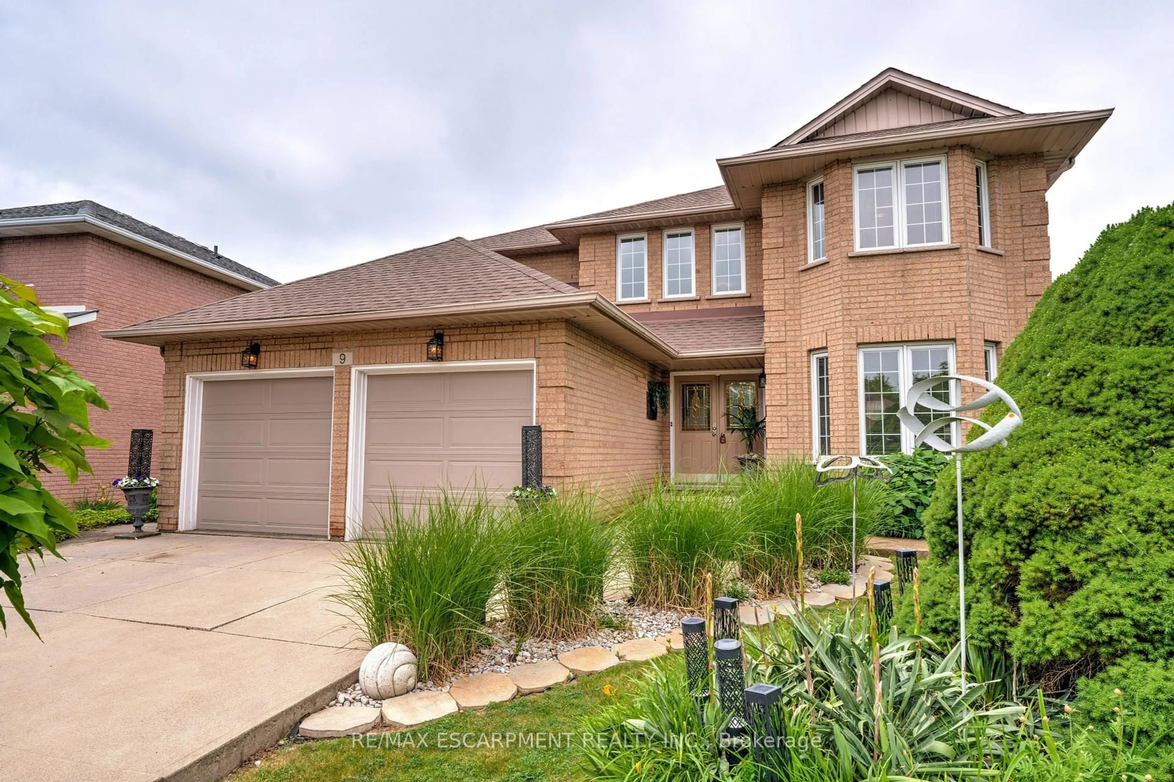 Home with brick exterior material, street for 9 Sugarberry Crt, Hamilton Ontario L8E 5E6