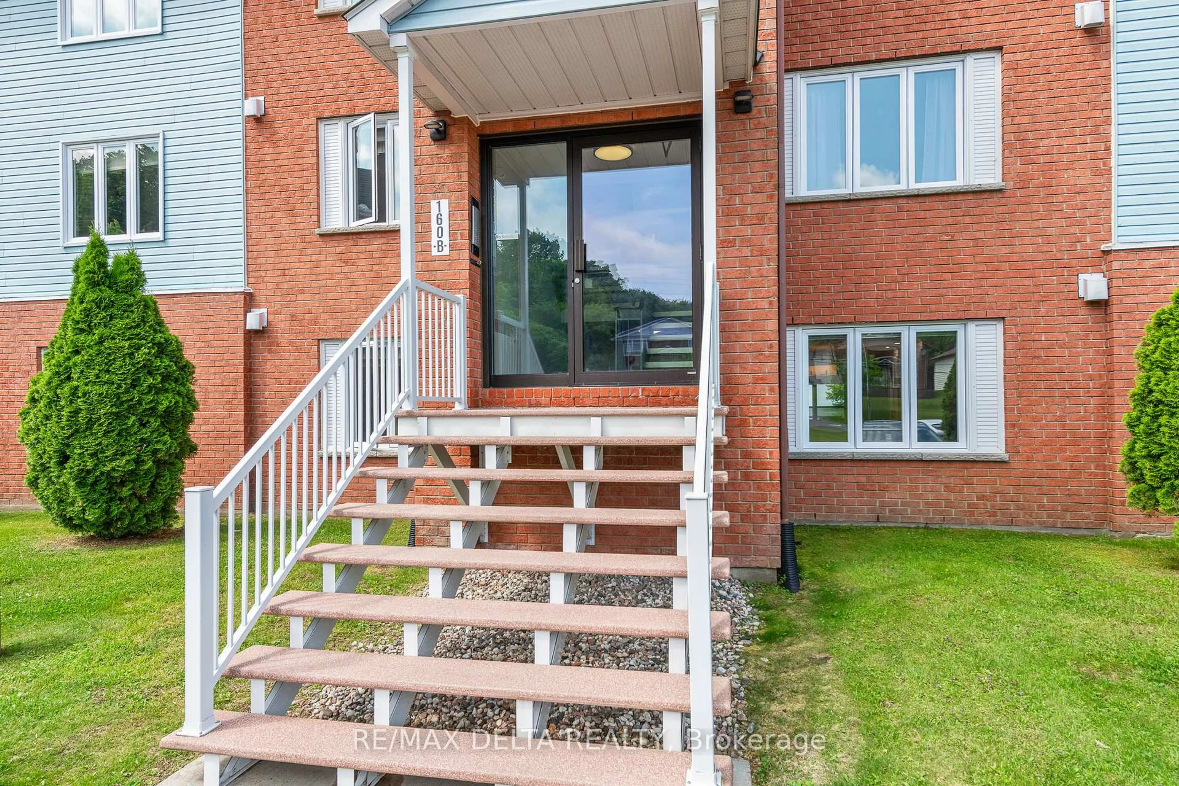 Unknown for 160 Edwards St #2B, Clarence-Rockland Ontario K4K 1H9