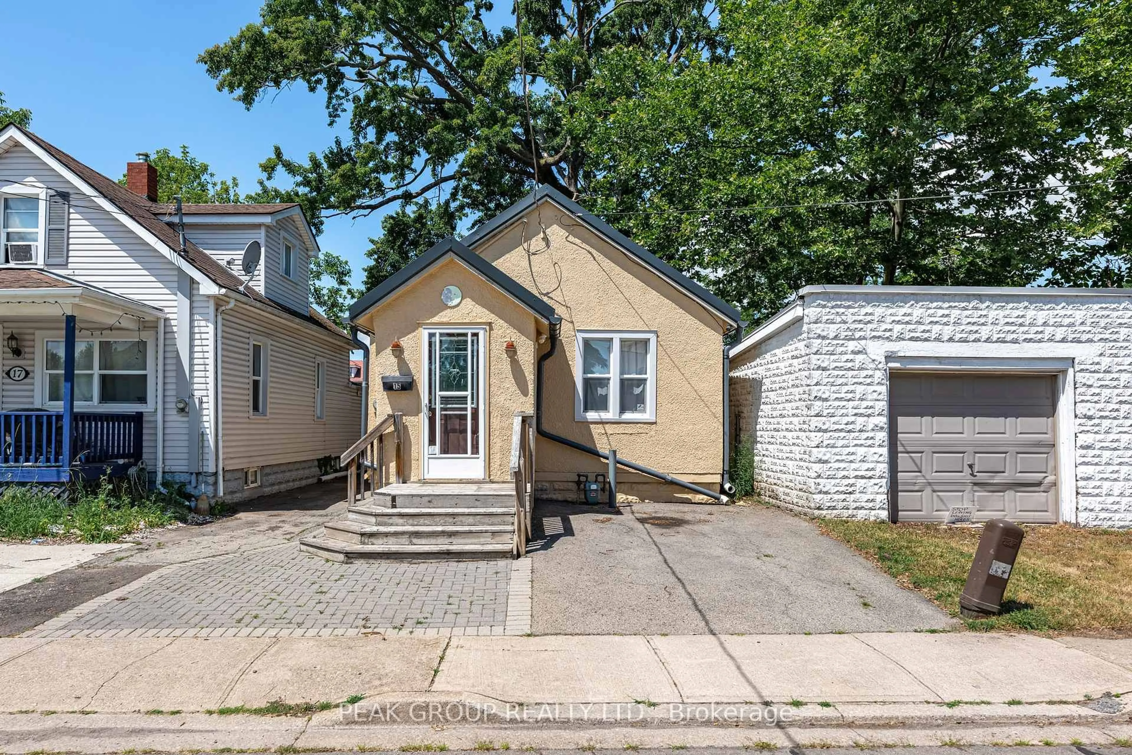 Unknown for 15 Kent St, Welland Ontario L3B 3G9