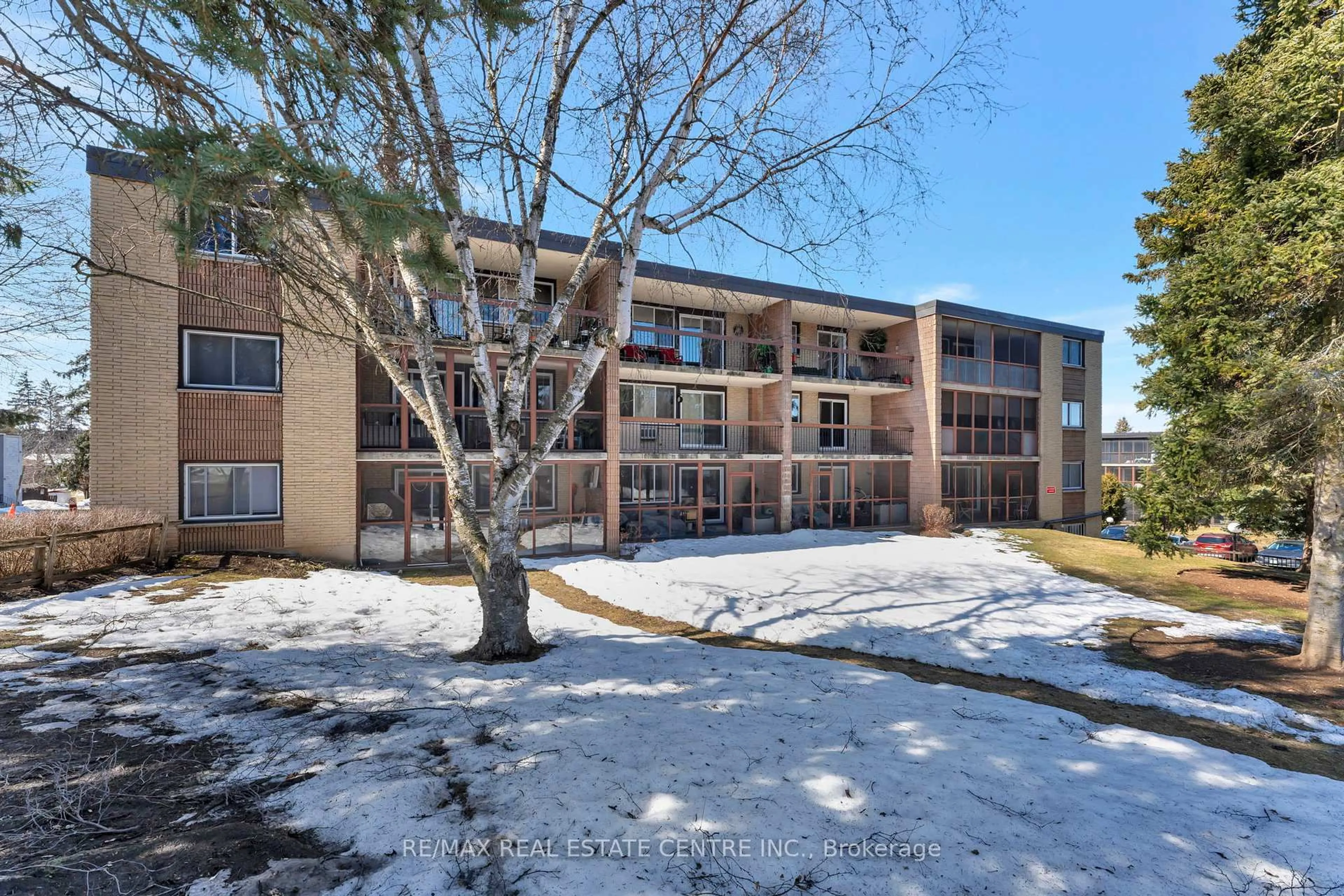 Unknown for 944 CALADONIA View, Cambridge Ontario N3H 1A5
