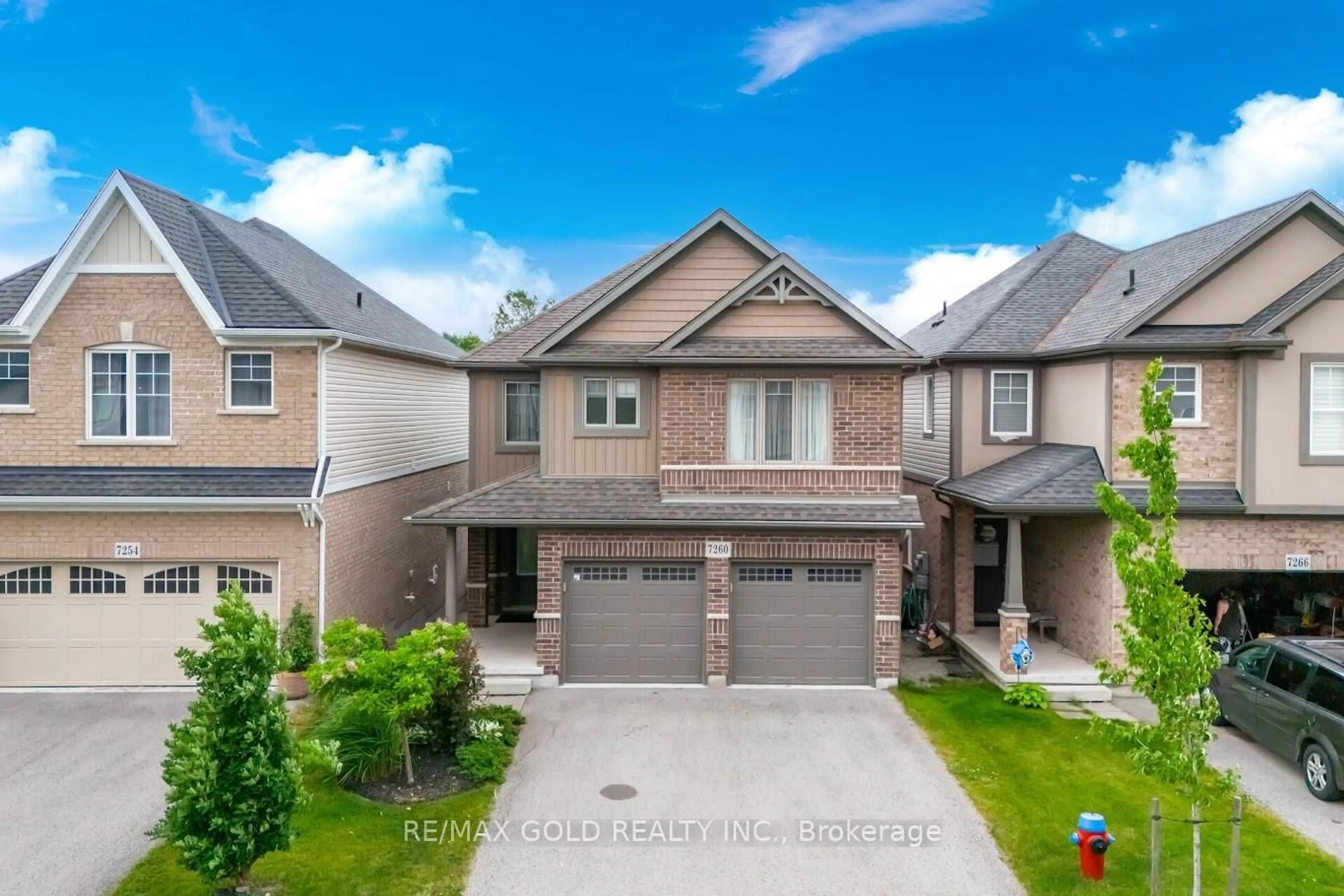 A pic from outside/outdoor area/front of a property/back of a property/a pic from drone, street for 7260 Lionshead Ave, Niagara Falls Ontario L2G 0A6