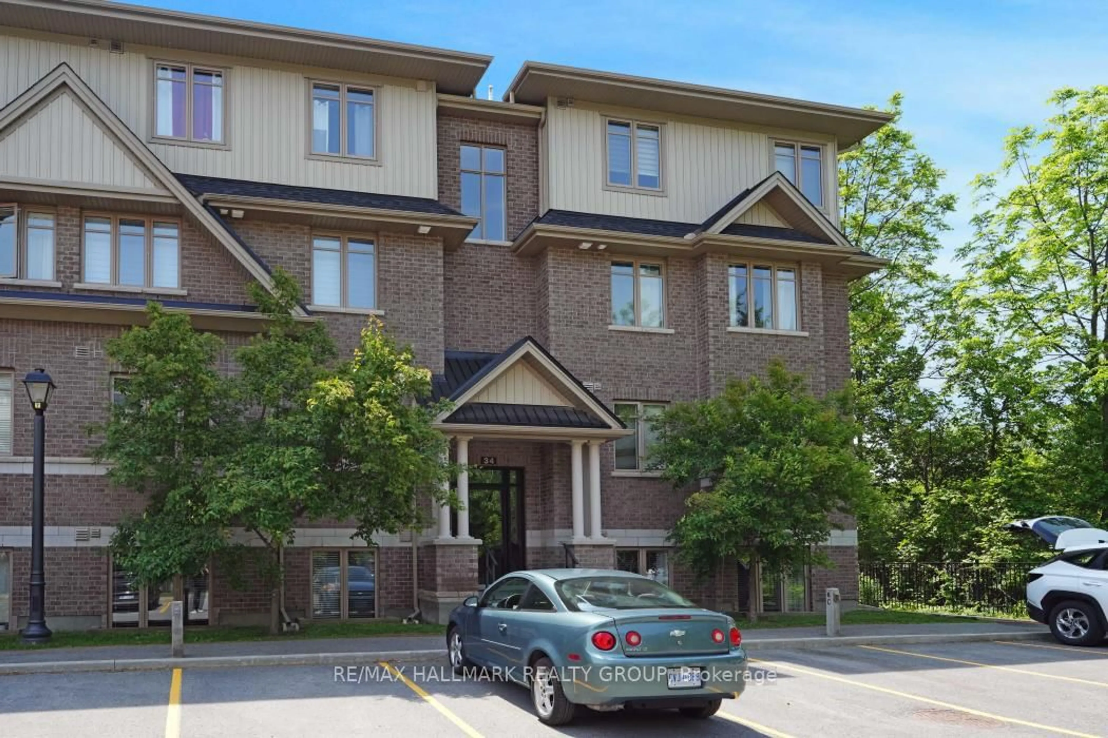Unknown for 34 Tadley Private #D, Ottawa Ontario K2J 2T3