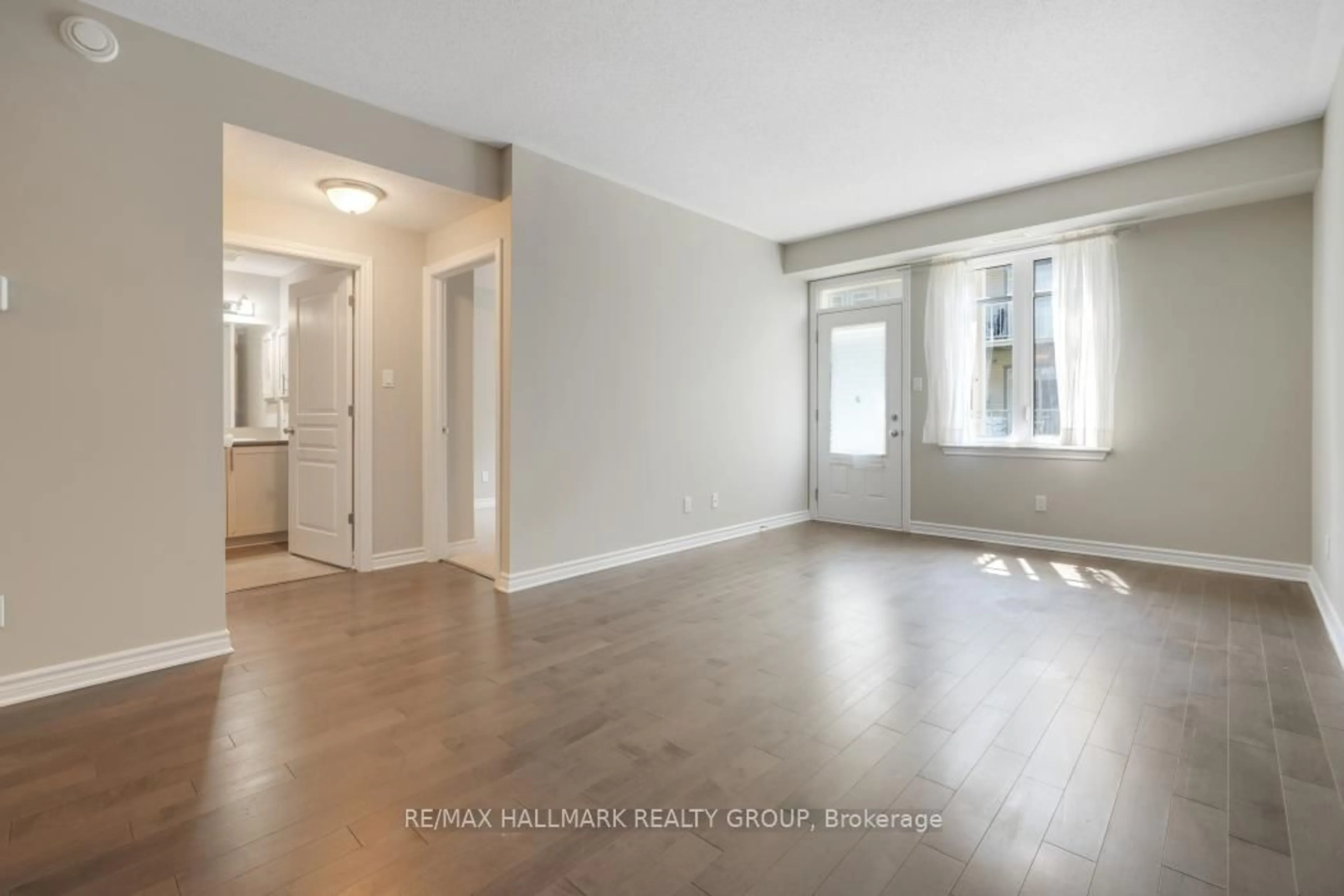 A pic of a room for 34 Tadley Private #D, Ottawa Ontario K2J 2T3