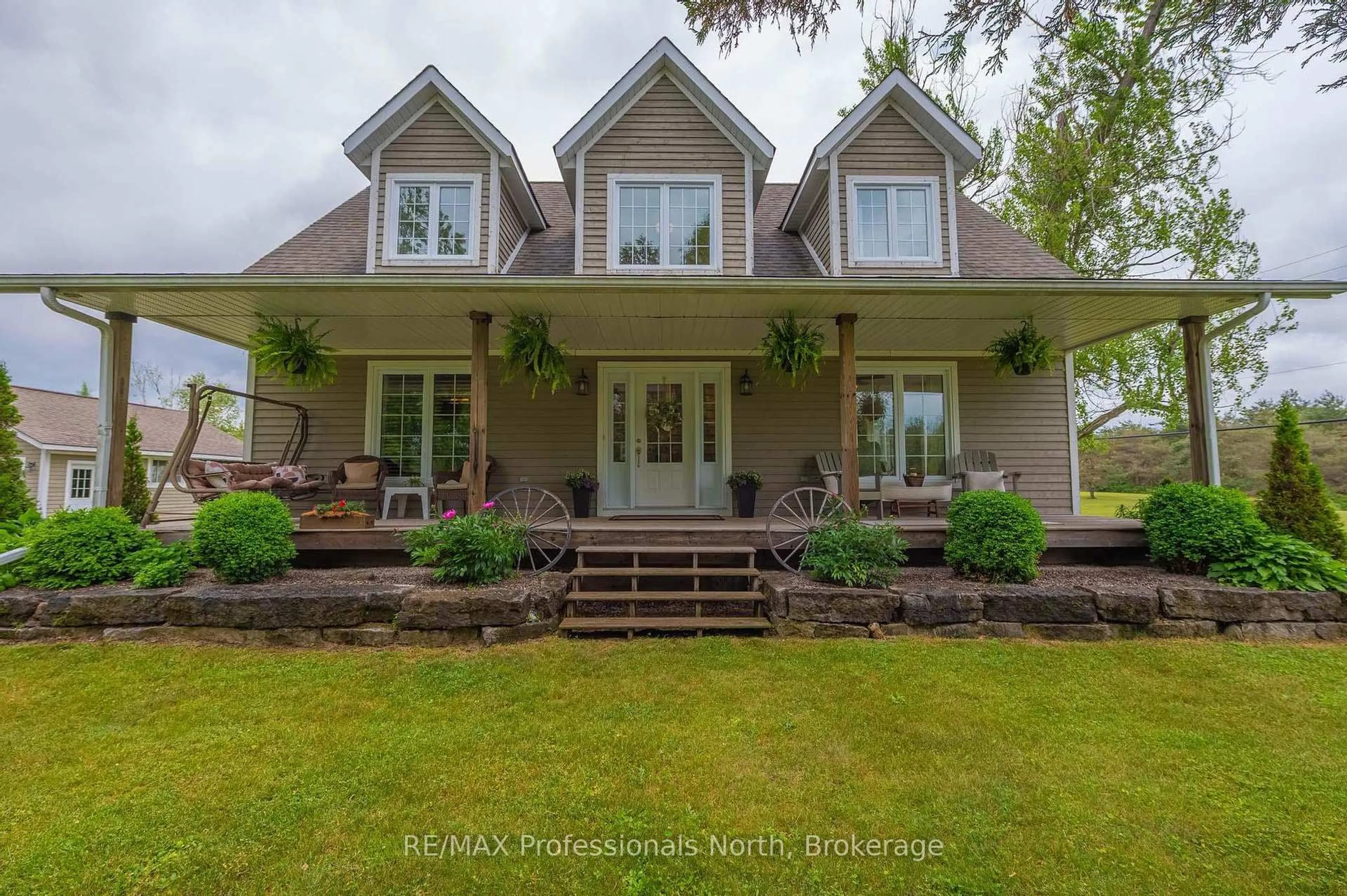 Home with vinyl exterior material, unknown for 3580 County Road 121, North Kawartha Ontario K0M 2A0