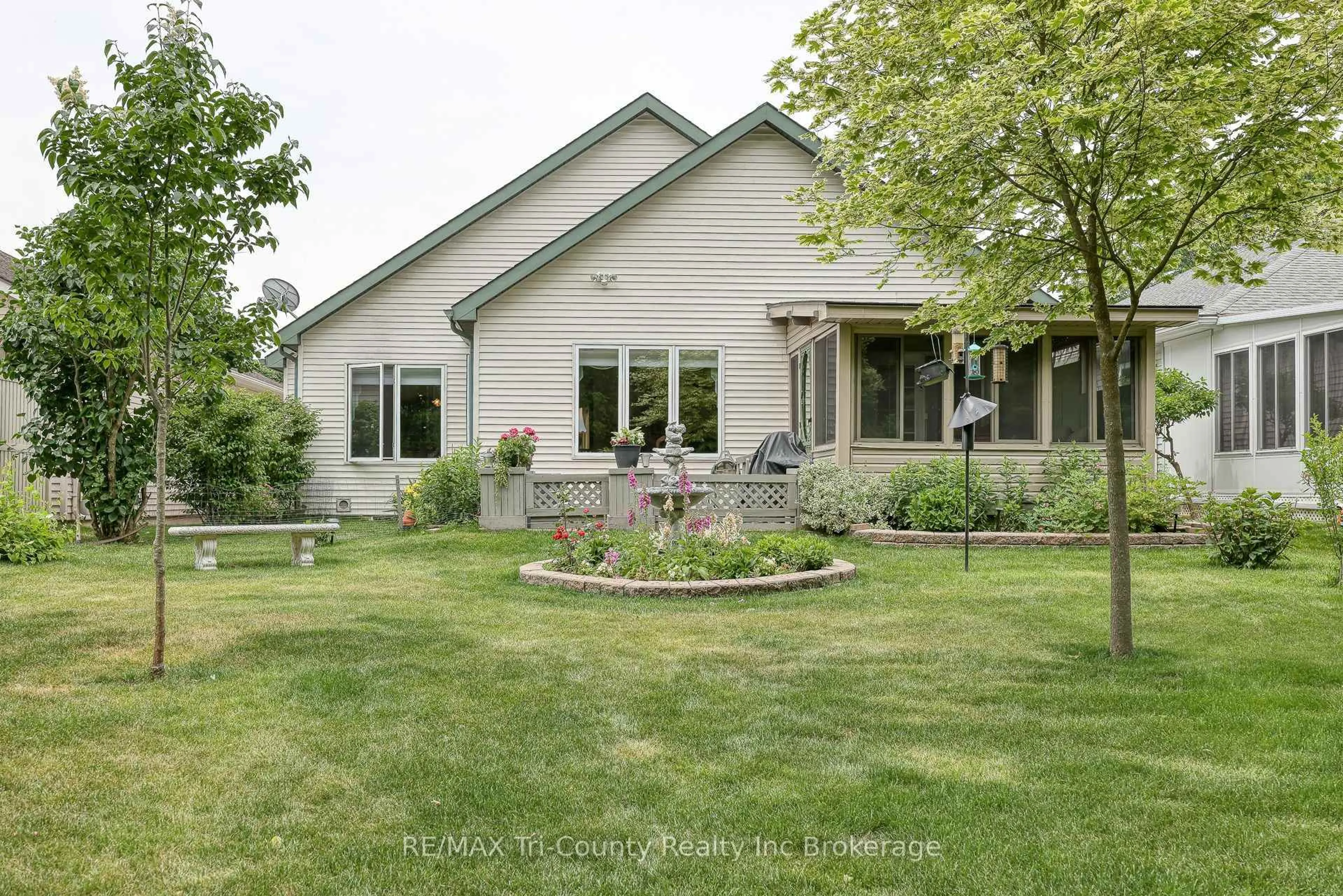 Unknown for 102 Wilson Ave, Tillsonburg Ontario N4G 5T2