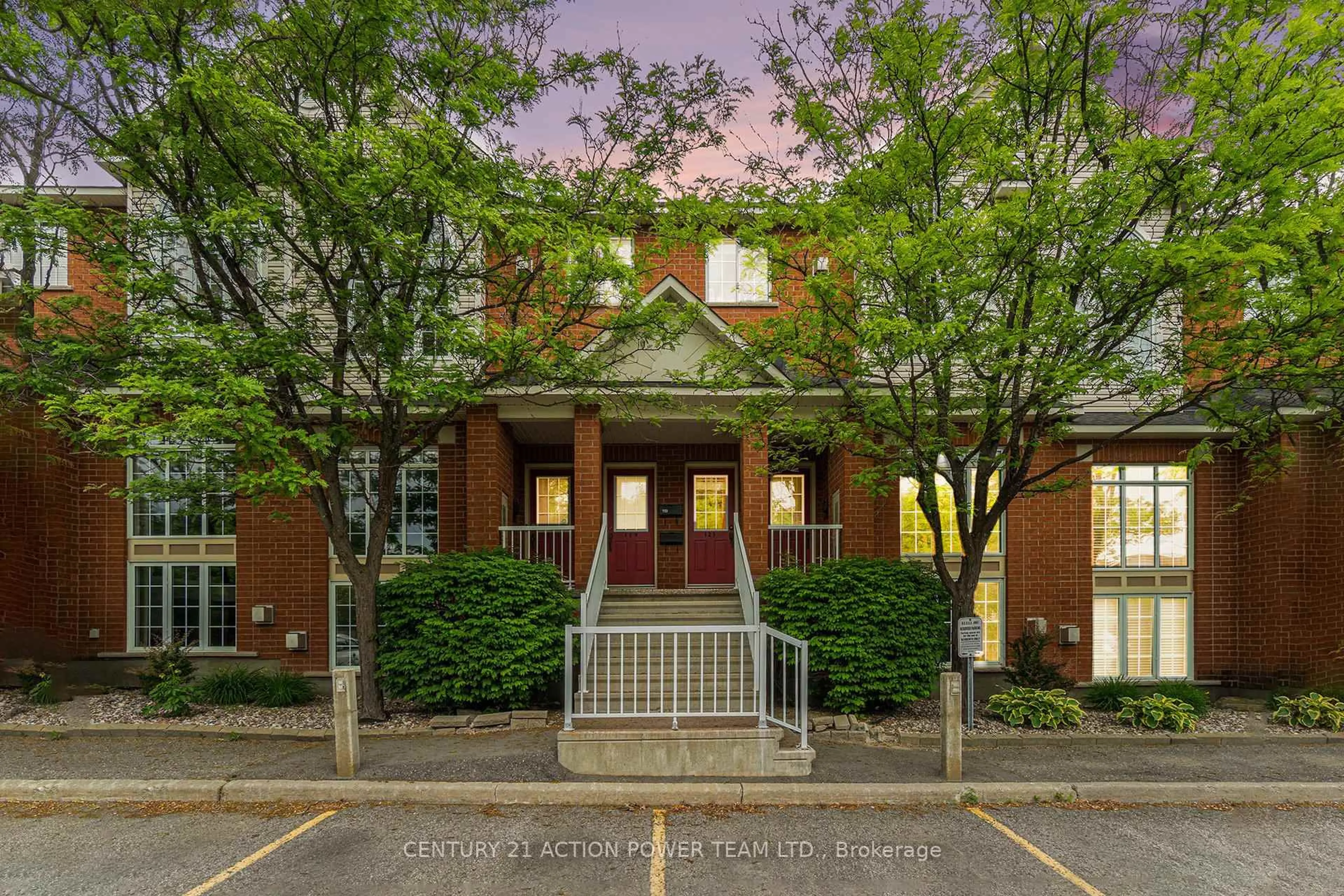 Unknown for 123 Gatestone Private, Ottawa Ontario K1J 1K5
