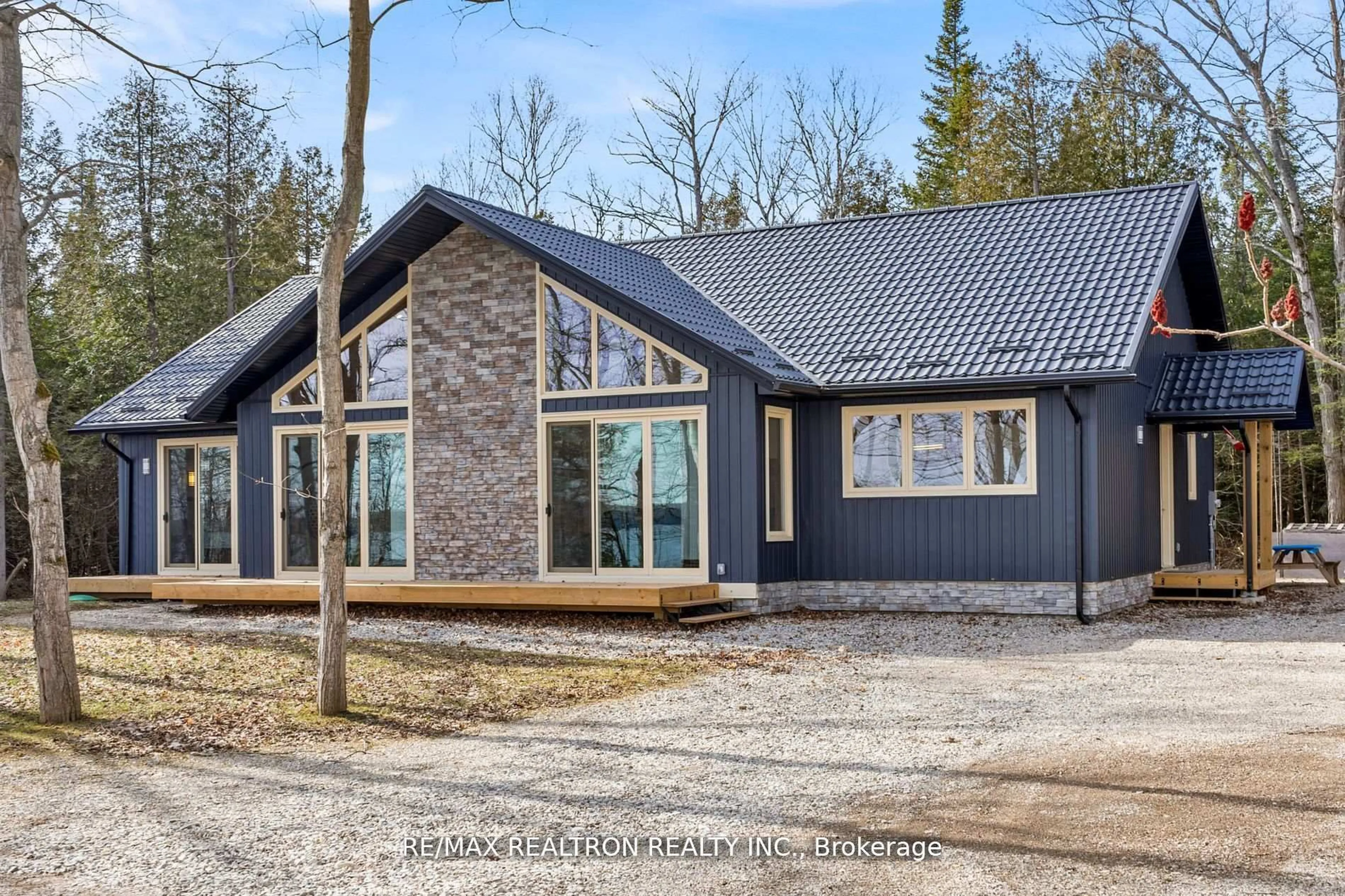 Home with vinyl exterior material, building for 27 Whippoorwill Rd, Northern Bruce Peninsula Ontario N0H 1W0