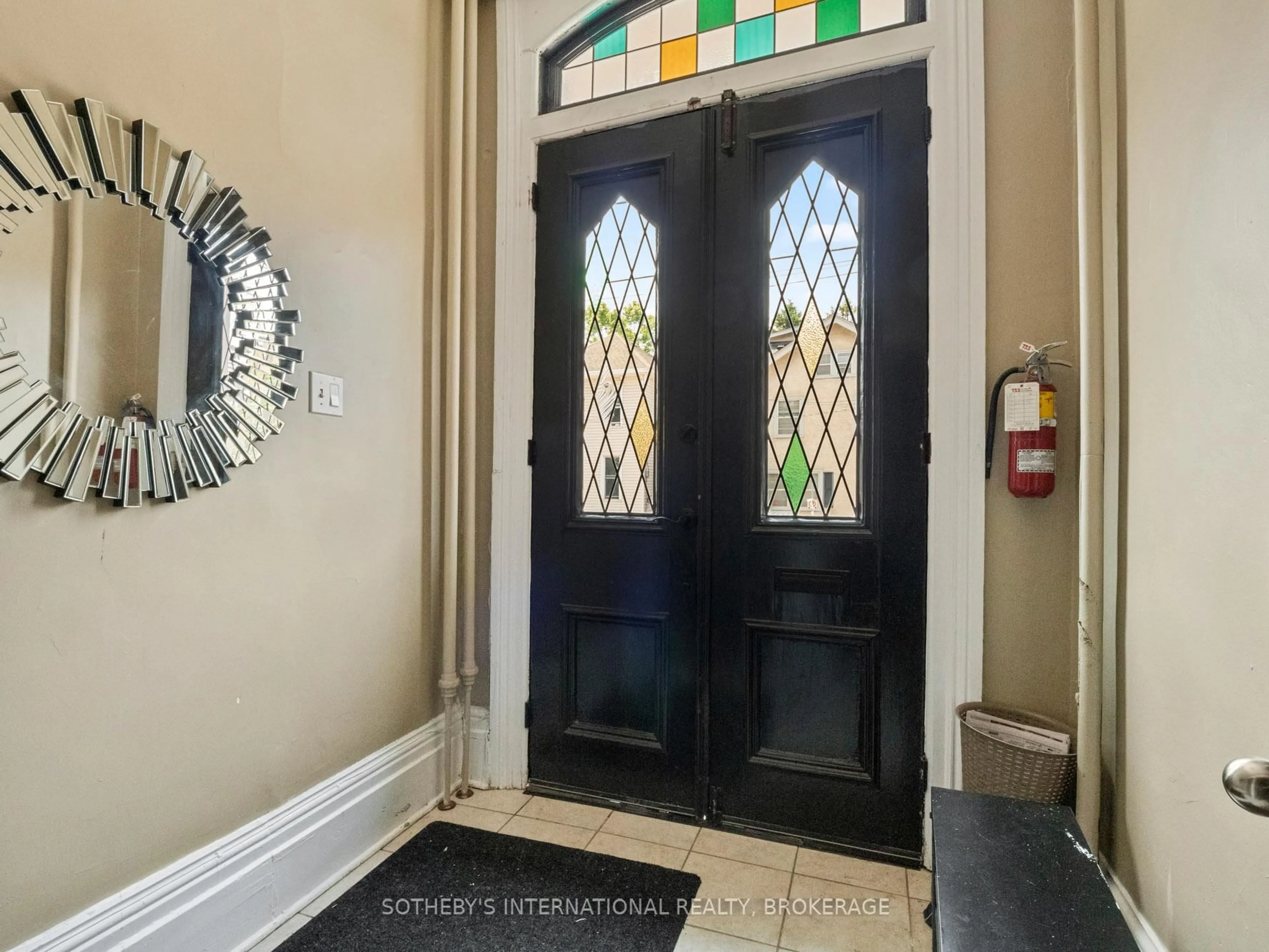 Indoor foyer for 180 James St, St. Catharines Ontario L2R 5C5