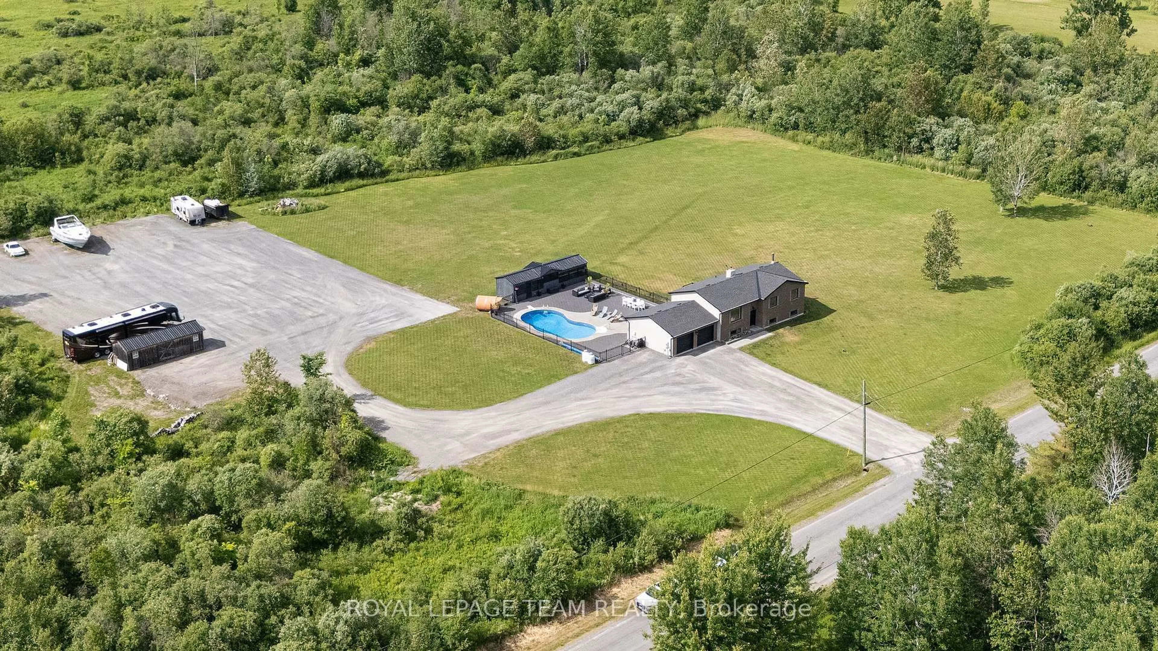 A pic from outside/outdoor area/front of a property/back of a property/a pic from drone, unknown for 883 Craig Rd, North Grenville Ontario K0G 1S0