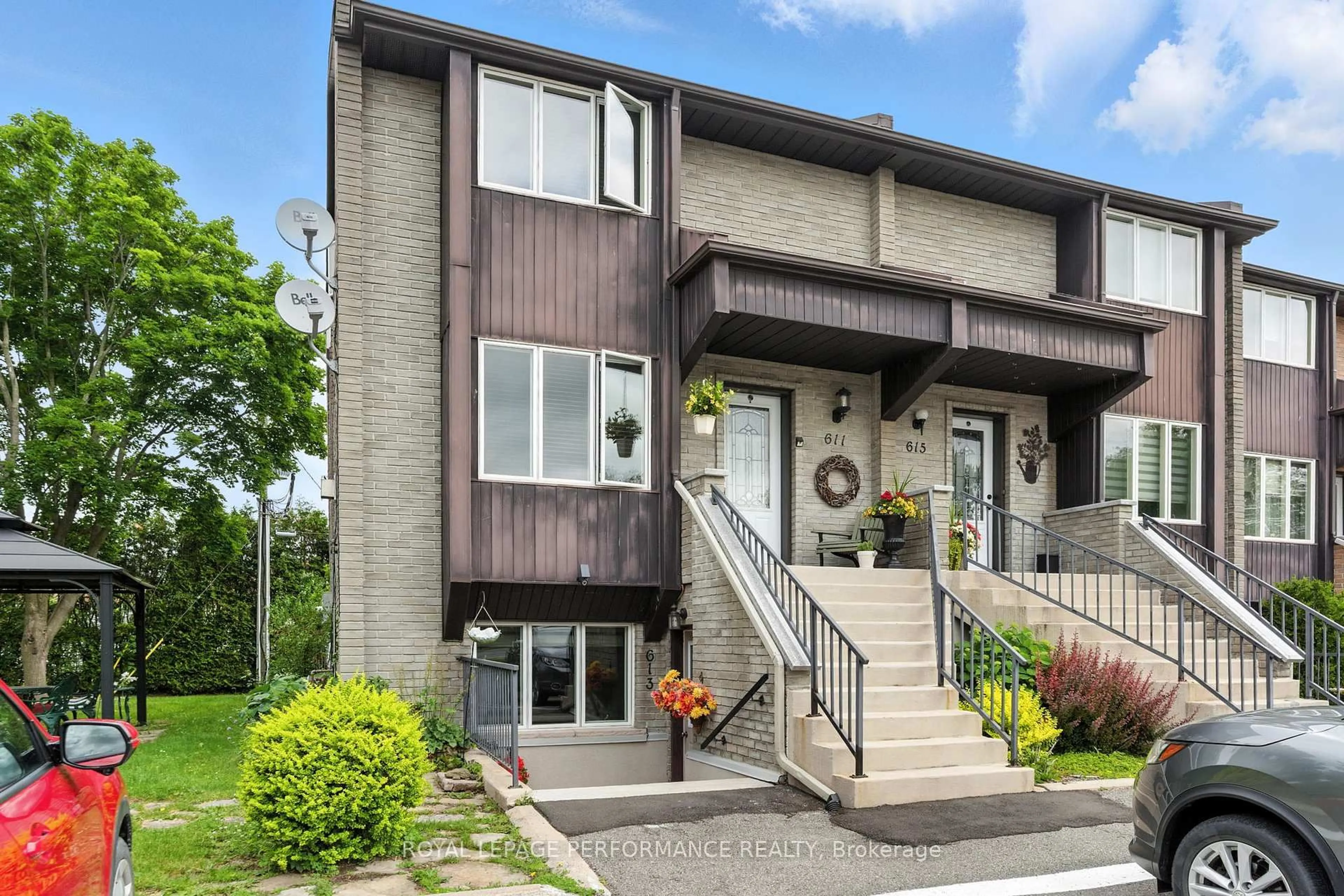 Home with vinyl exterior material, street for 613 Spence Ave #1, Hawkesbury Ontario K6A 3J4