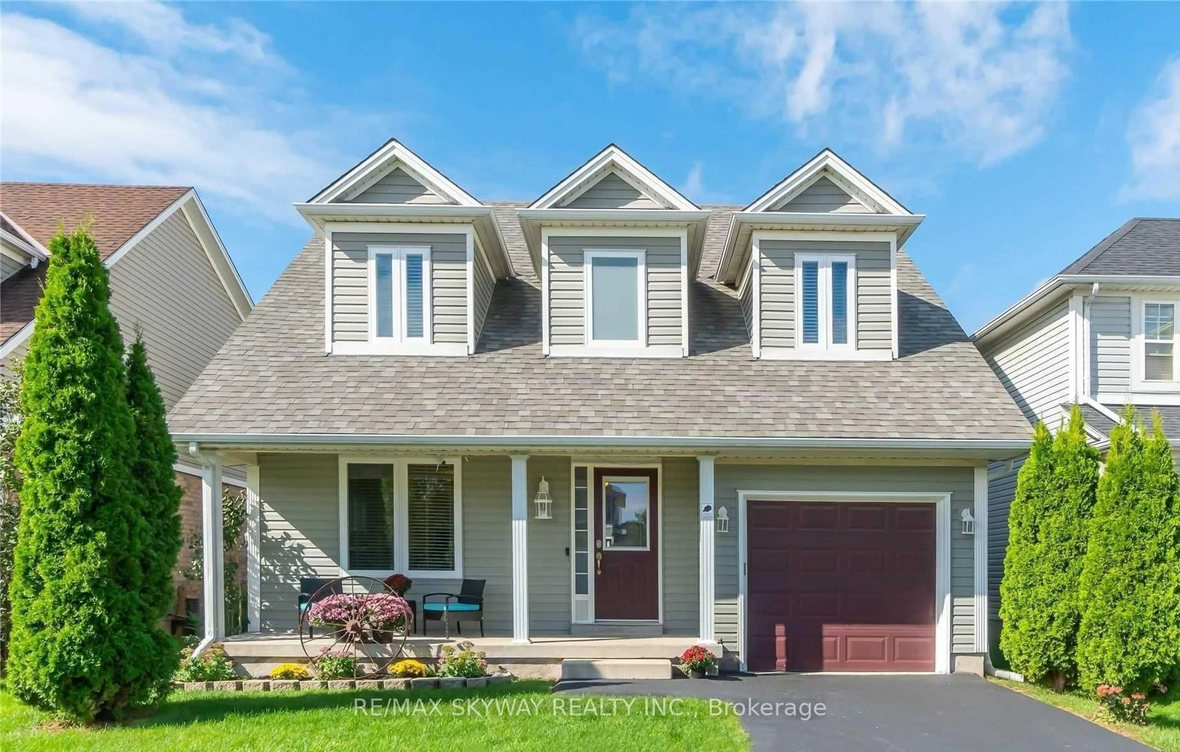 Home with vinyl exterior material, street for 40 Stowe Terr, Brantford Ontario N3T 6P2