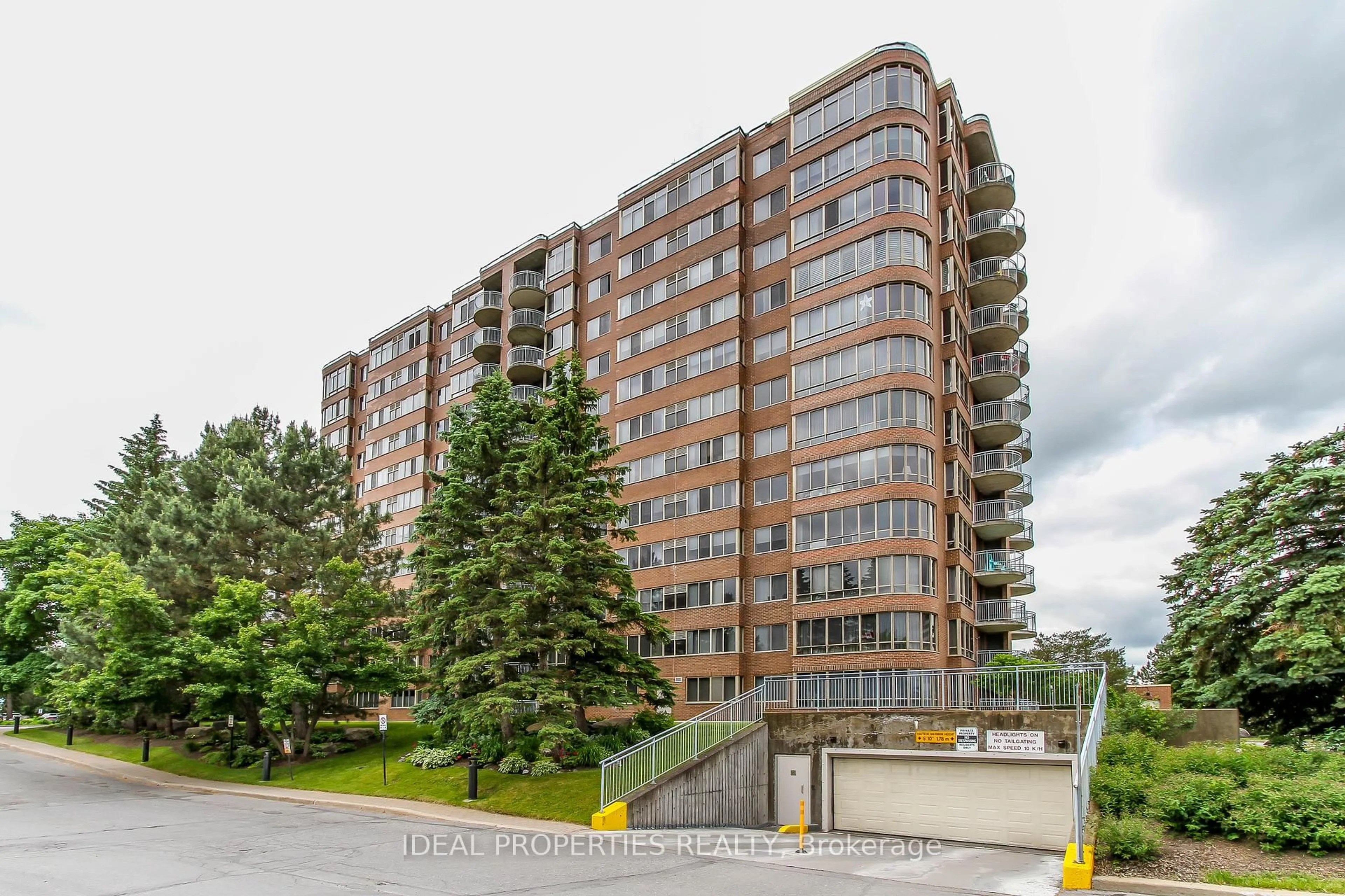 Unknown for 100 Grant Carman Dr #809, Ottawa Ontario K2E 8B8