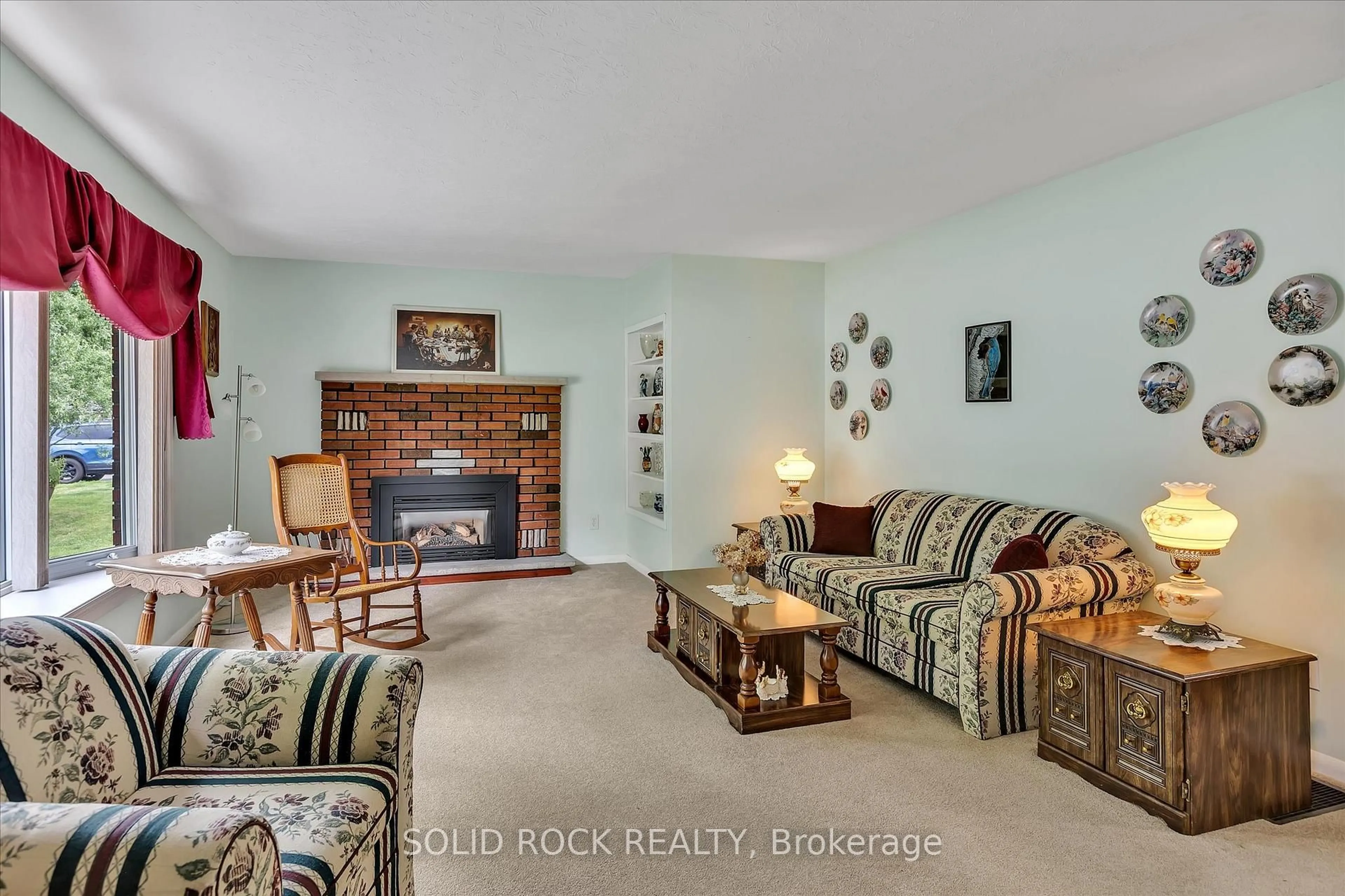 Living room with furniture, unknown for 70 Bursthall St, Limoges Ontario K0K 2M0
