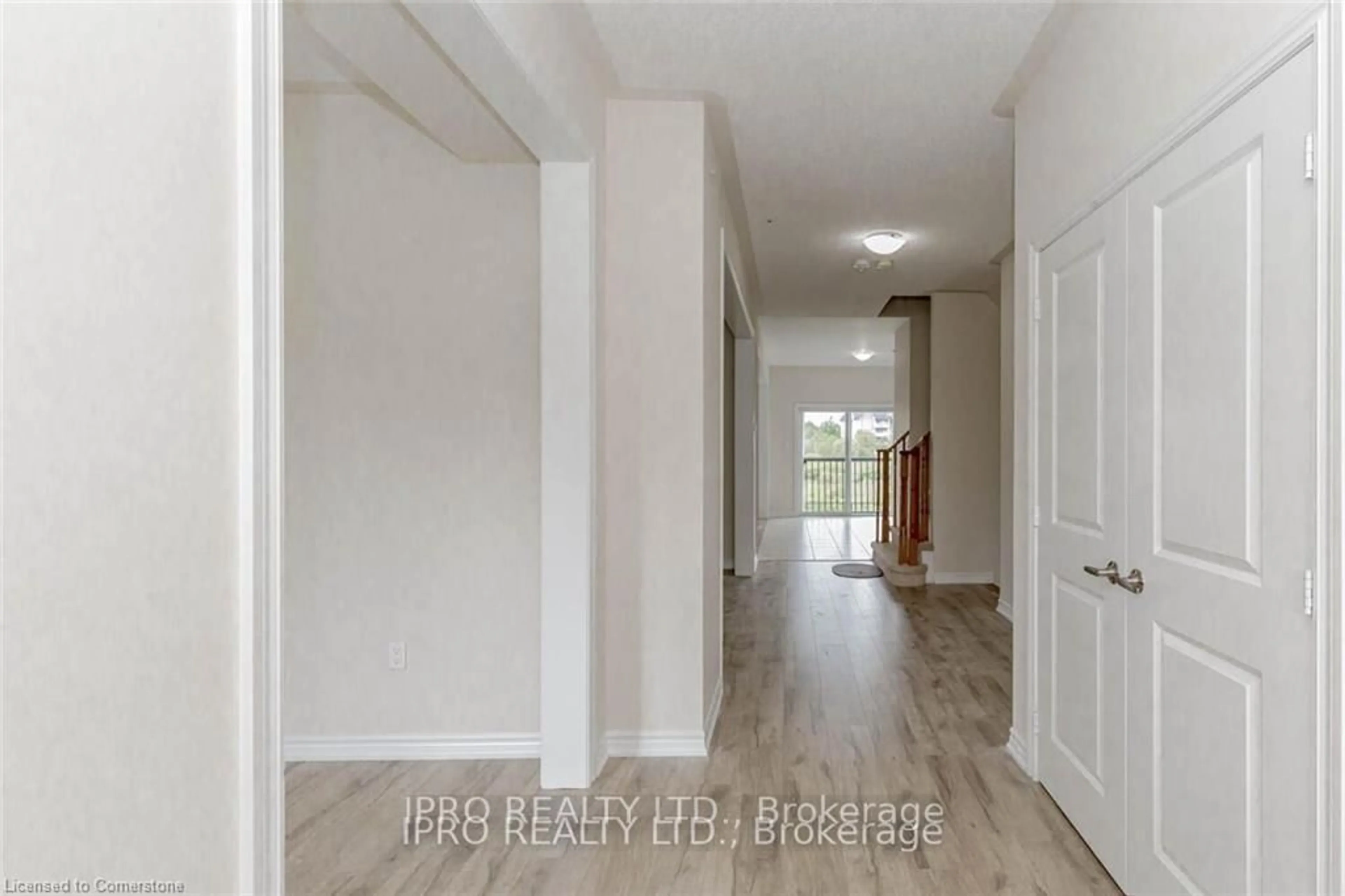 Indoor entryway for 121 Elm St, Southgate Ontario N0C 1B0