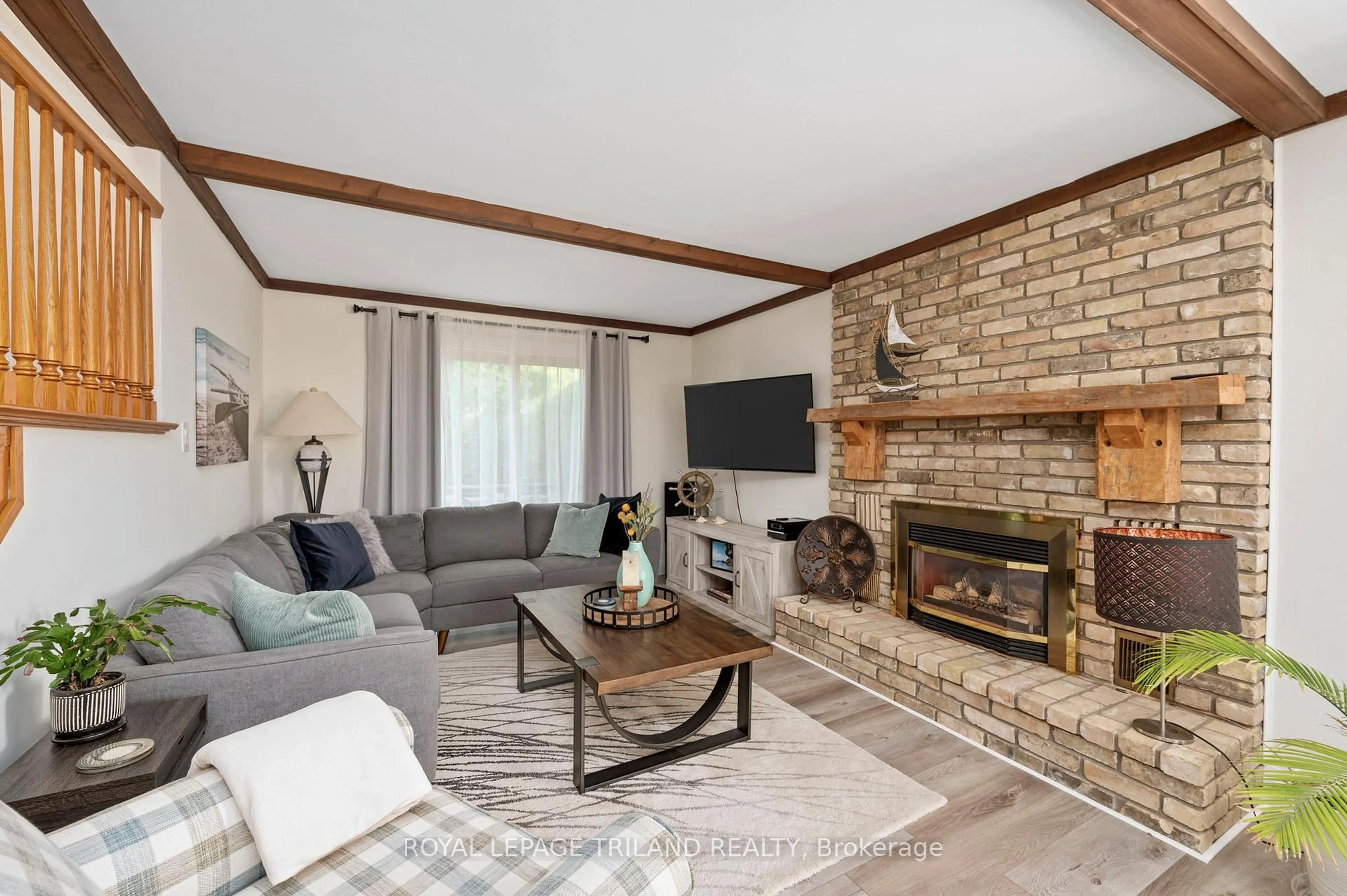 Living room with furniture, unknown for 215 Kitchener Ave, Central Elgin Ontario N5L 1A3