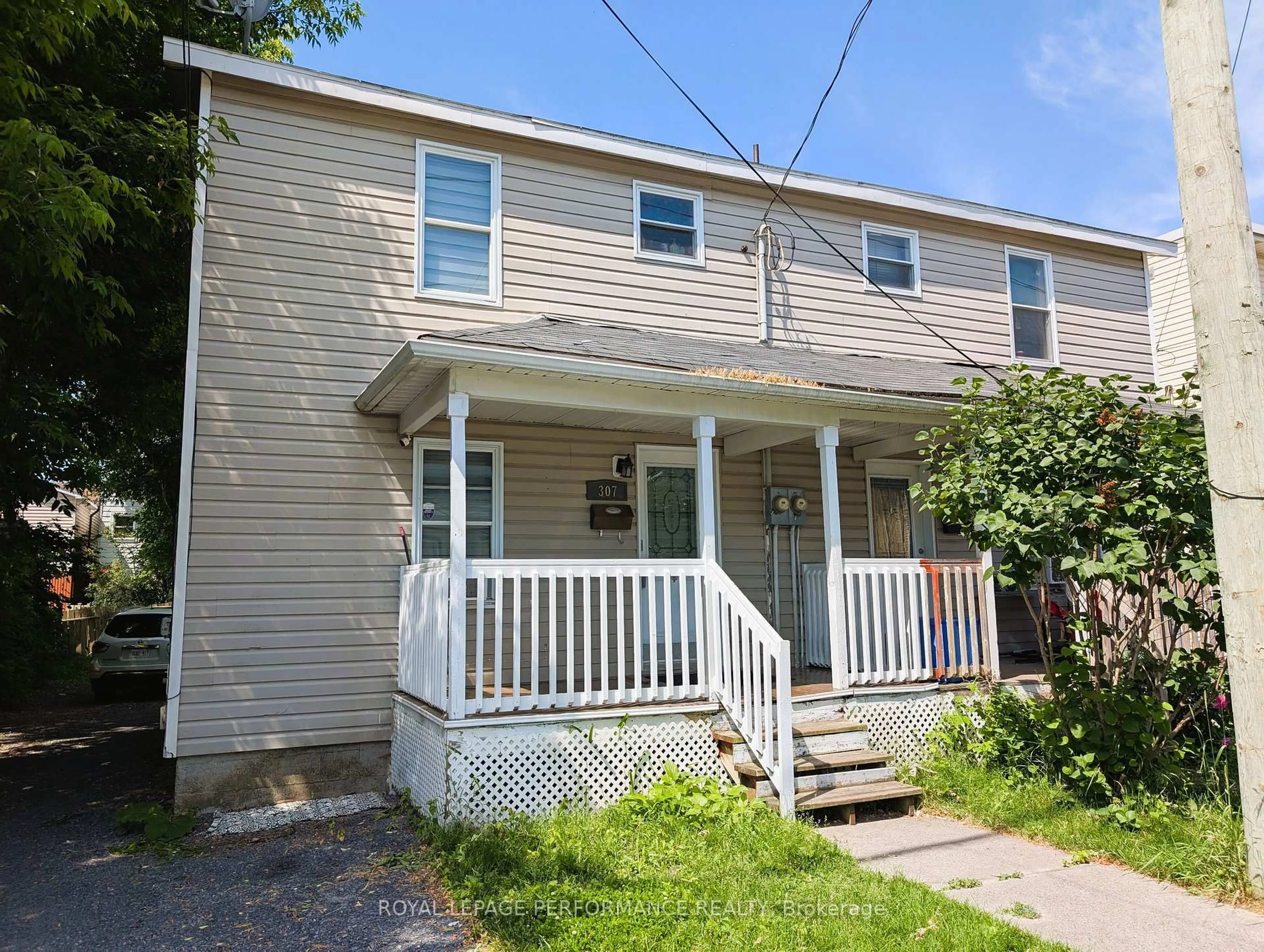 Home with vinyl exterior material, street for 307-309 Prince Arthur St, Cornwall Ontario K6H 4P1