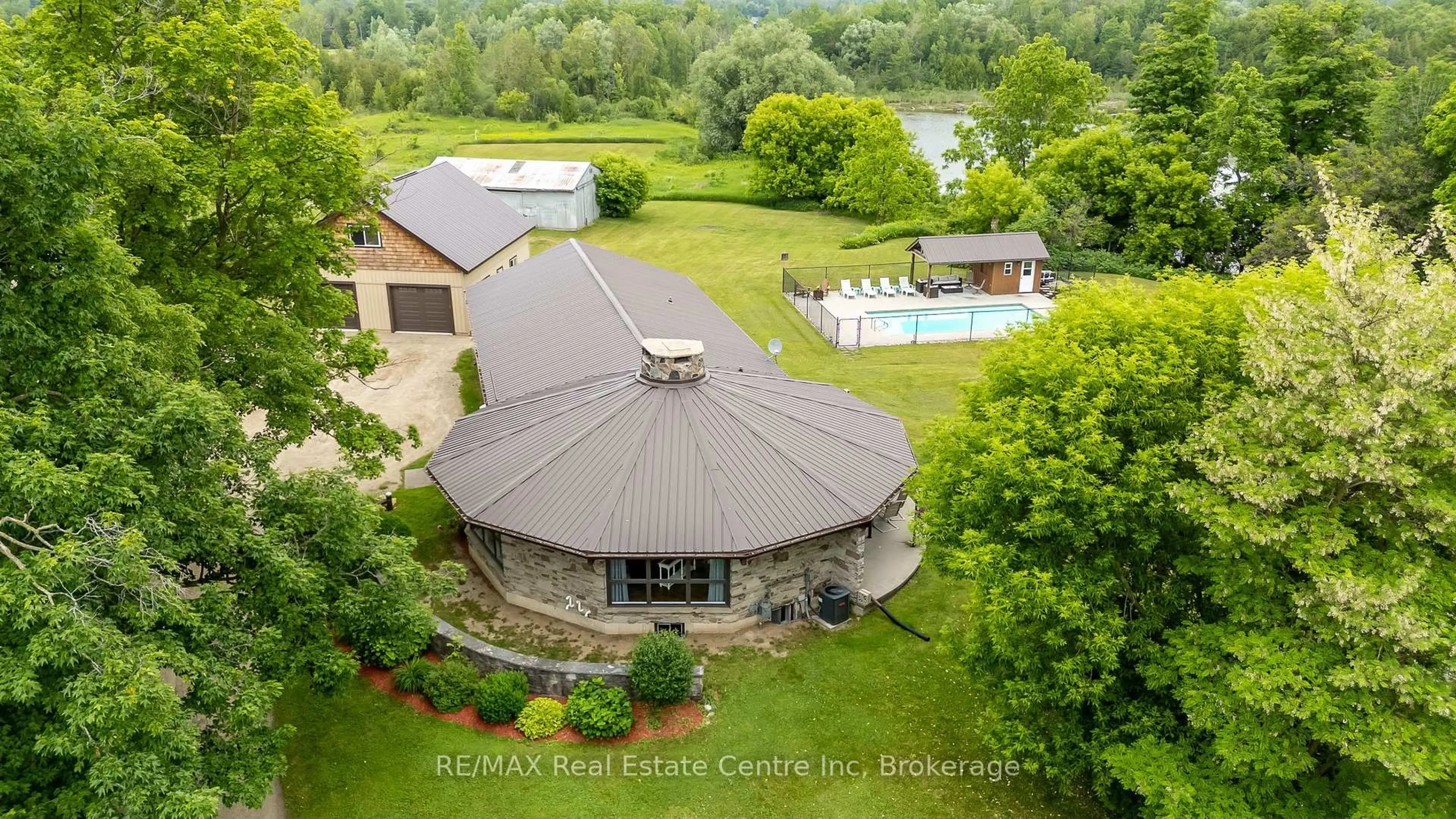 A pic from outside/outdoor area/front of a property/back of a property/a pic from drone, unknown for 26 Old Brock Rd, Puslinch Ontario N0B 2J0